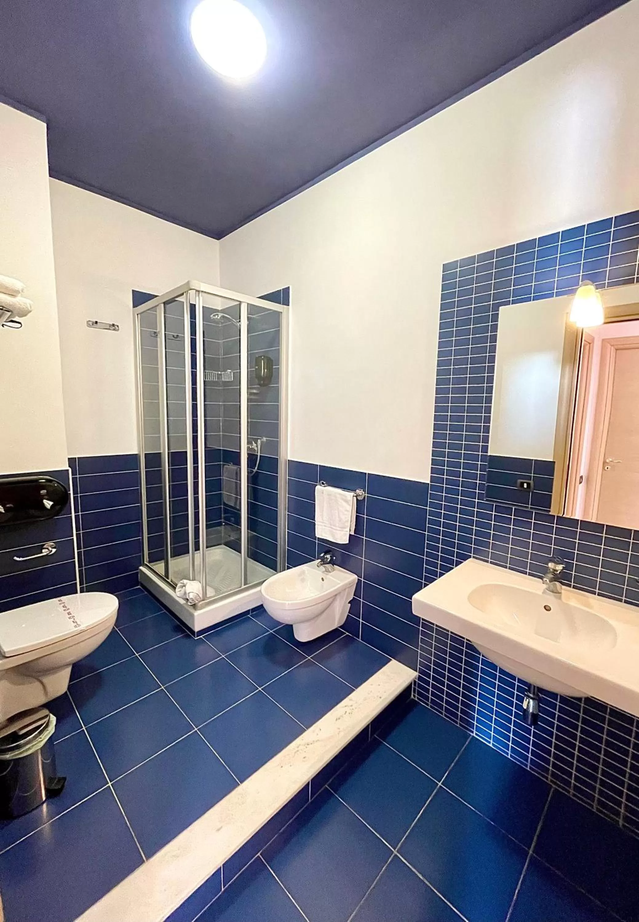 Shower in Aparthotel Isabella