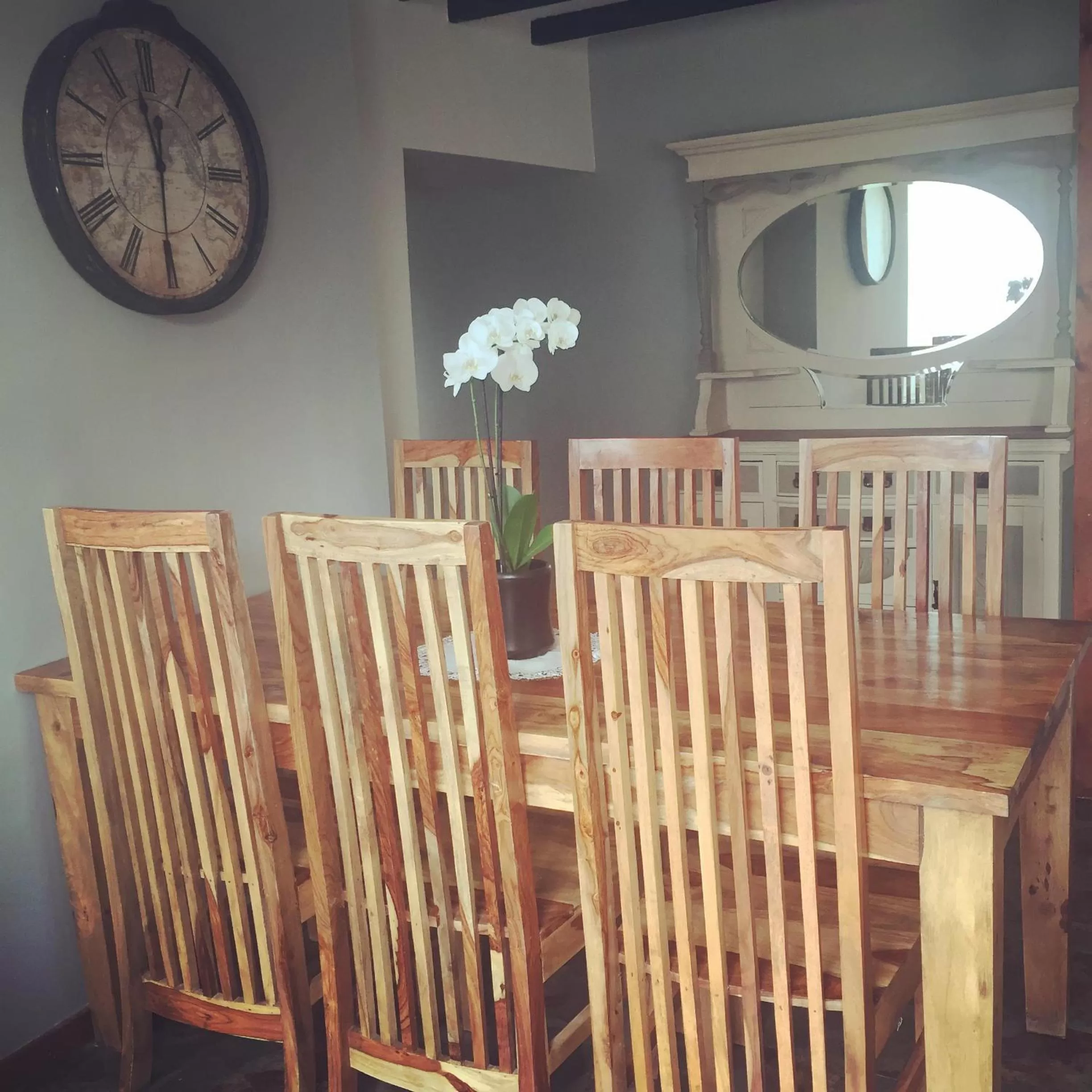 Dining area in The Golden Fleece Inn