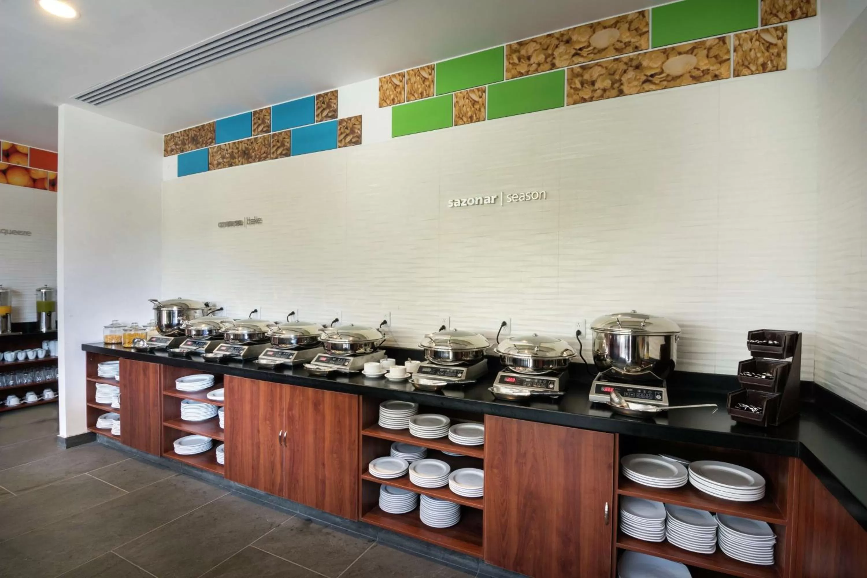 Dining area in Hampton Inn By Hilton San Luis Potosi