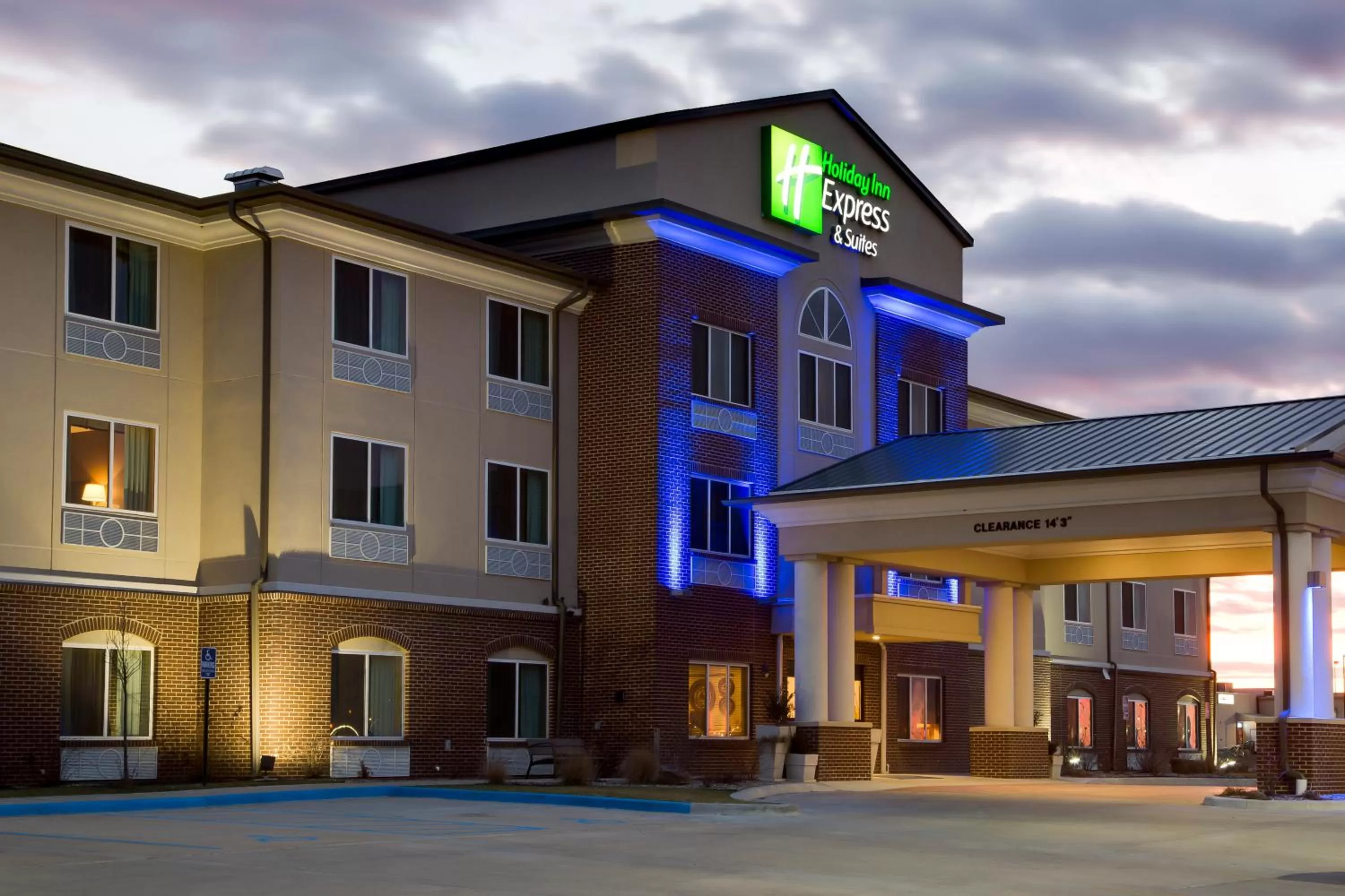 Property building in Holiday Inn Express & Suites Nevada by IHG
