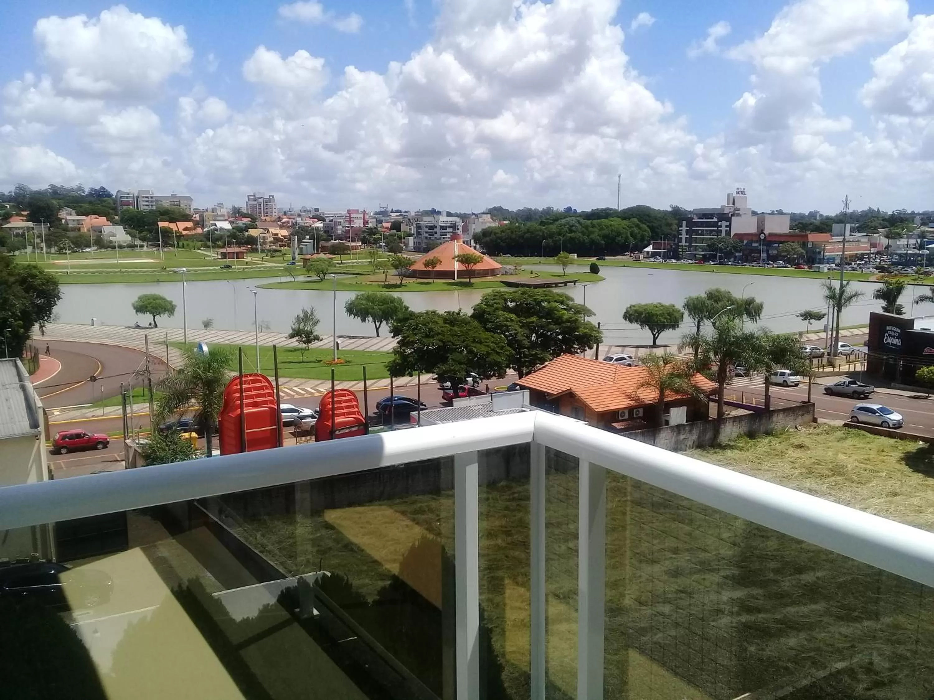 Lake view in Hotel Maestro Villa Do Lago Toledo
