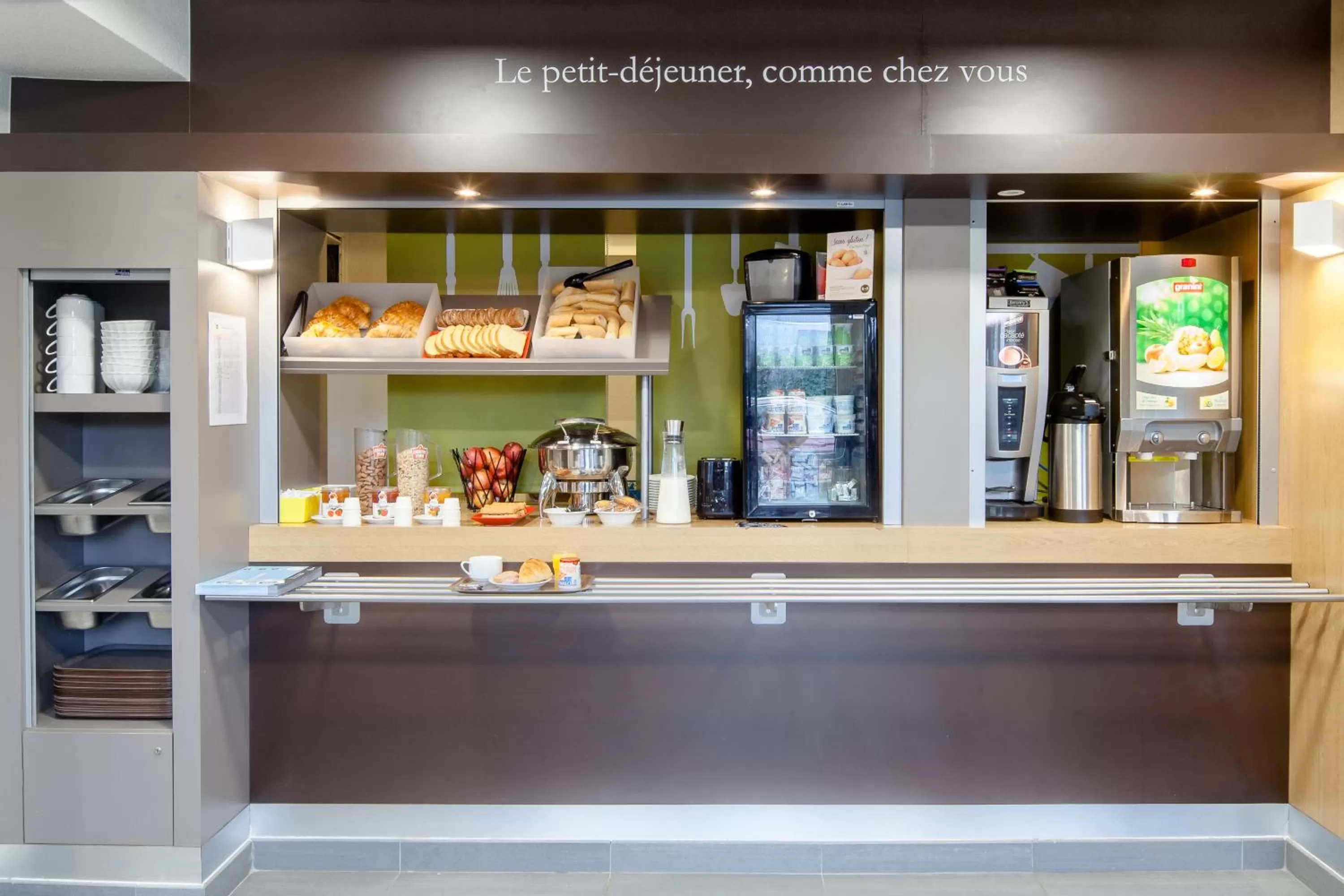 Buffet breakfast in B&B HOTEL Montlhery