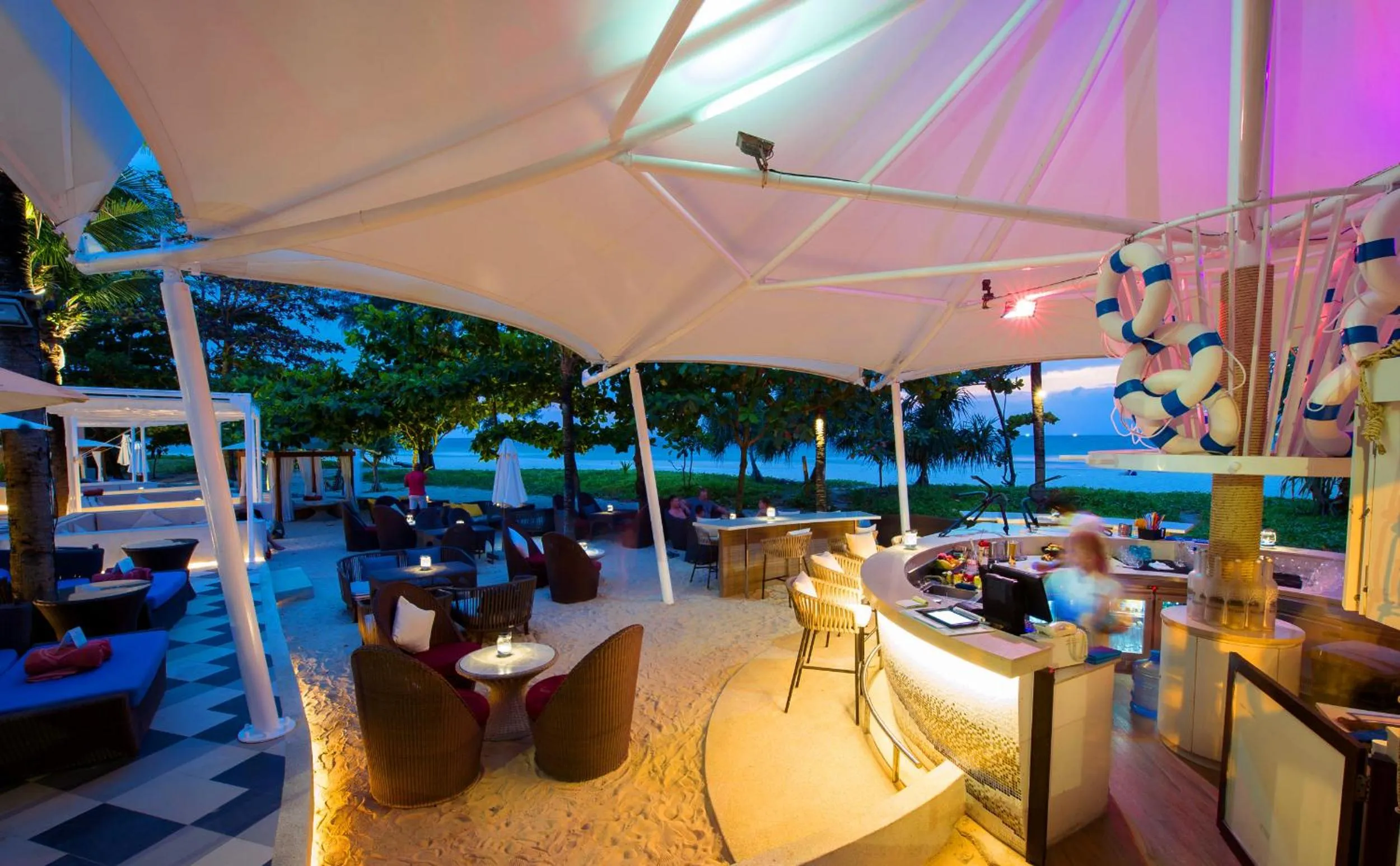 Restaurant/places to eat in Centara Grand Beach Resort Phuket