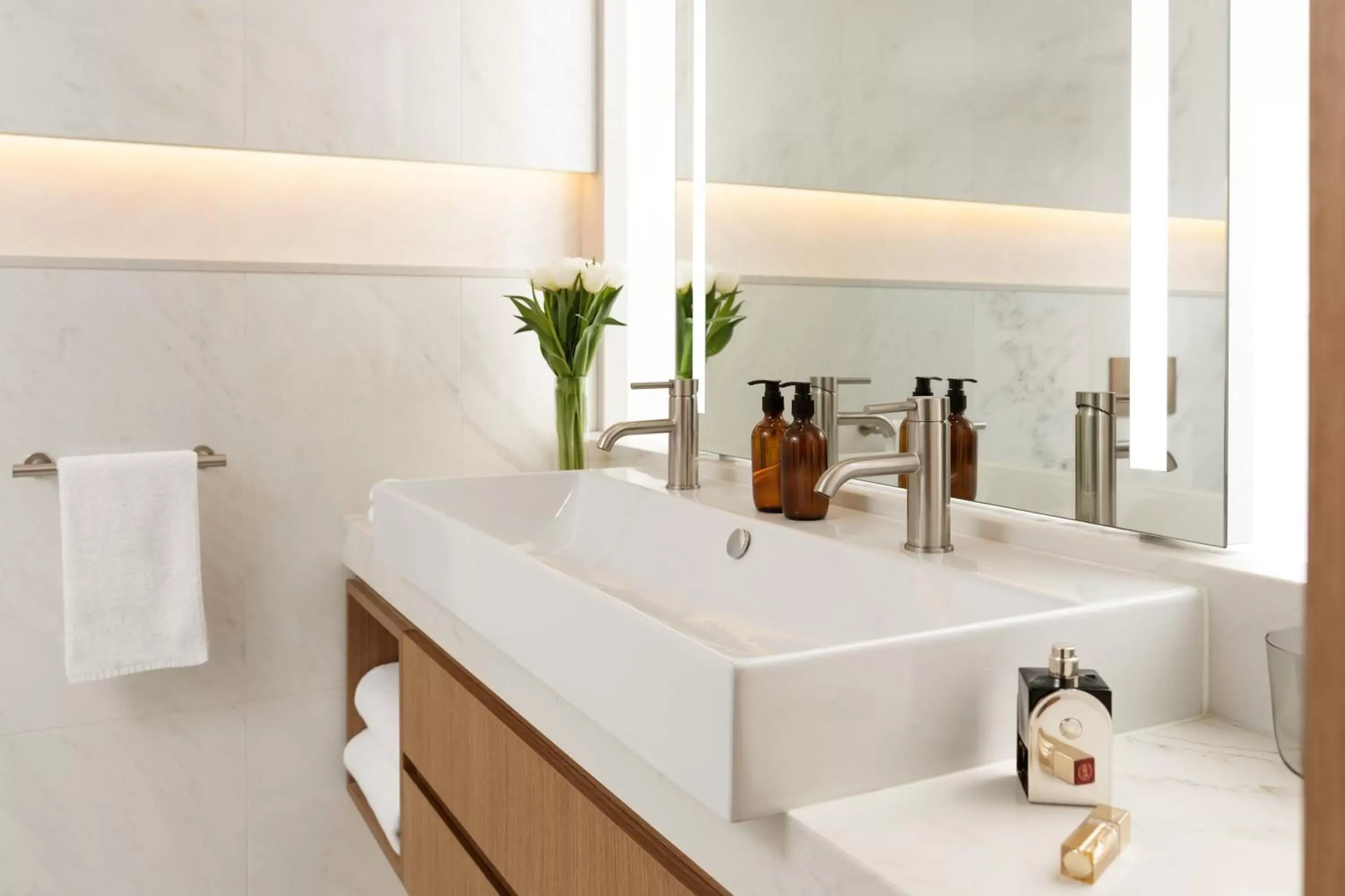 Twin Room with Pool View - Resort in Crystalbrook Riley Twin Room with Pool View - Resort in Crystalbrook Riley