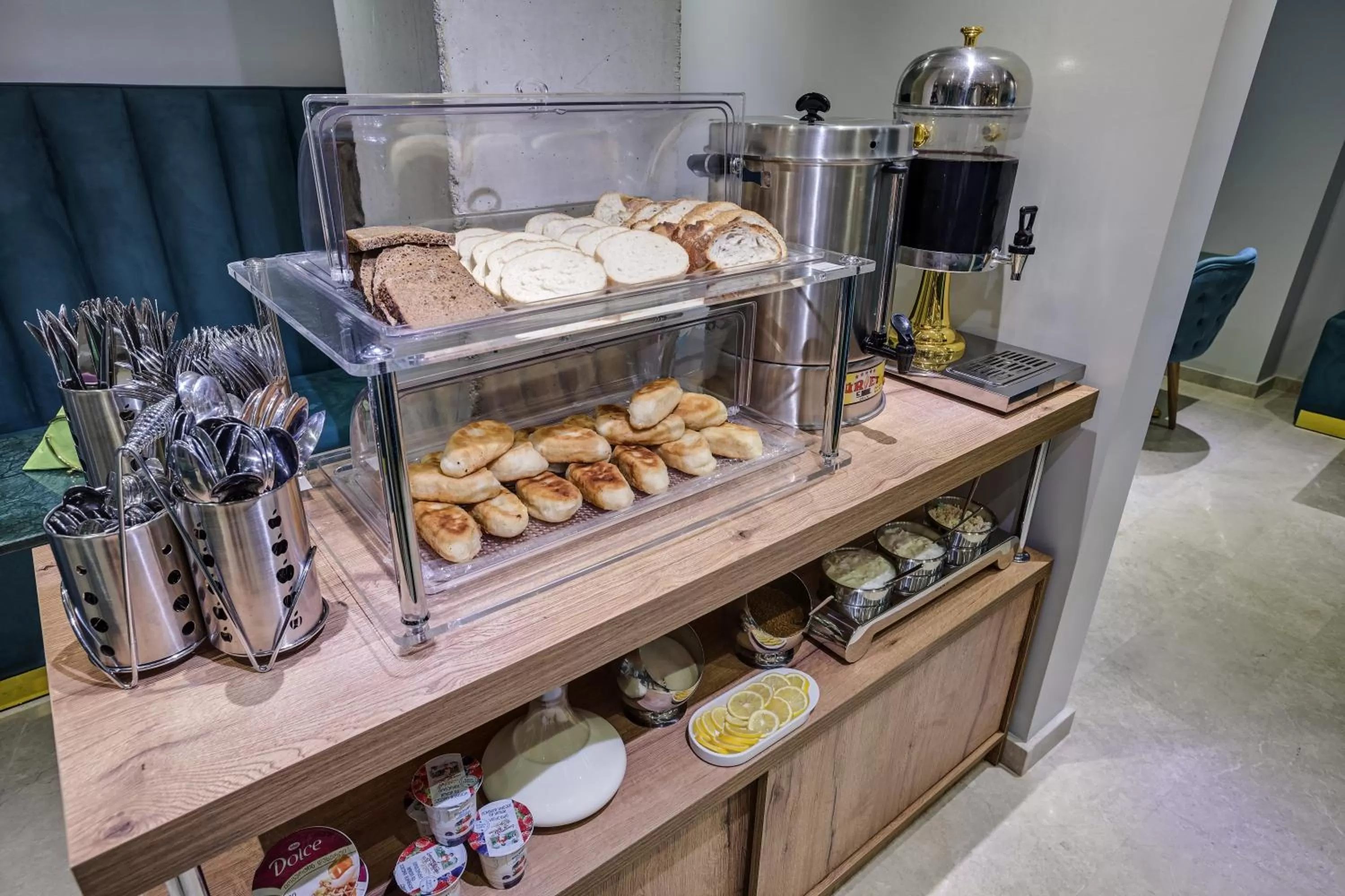 Buffet breakfast, Food in Mit Hotel Tbilisi