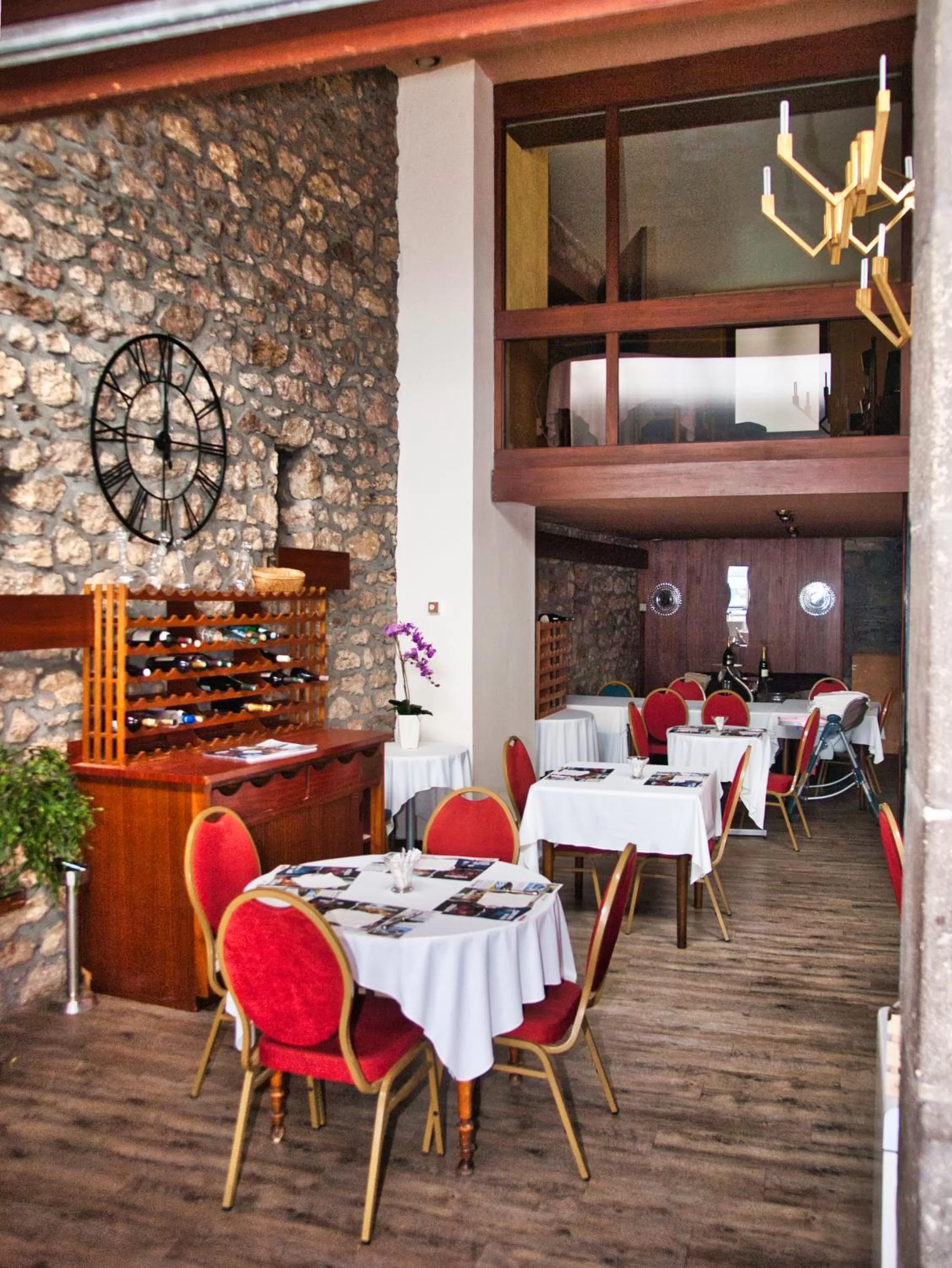 Restaurant/places to eat in Hôtel de Paris