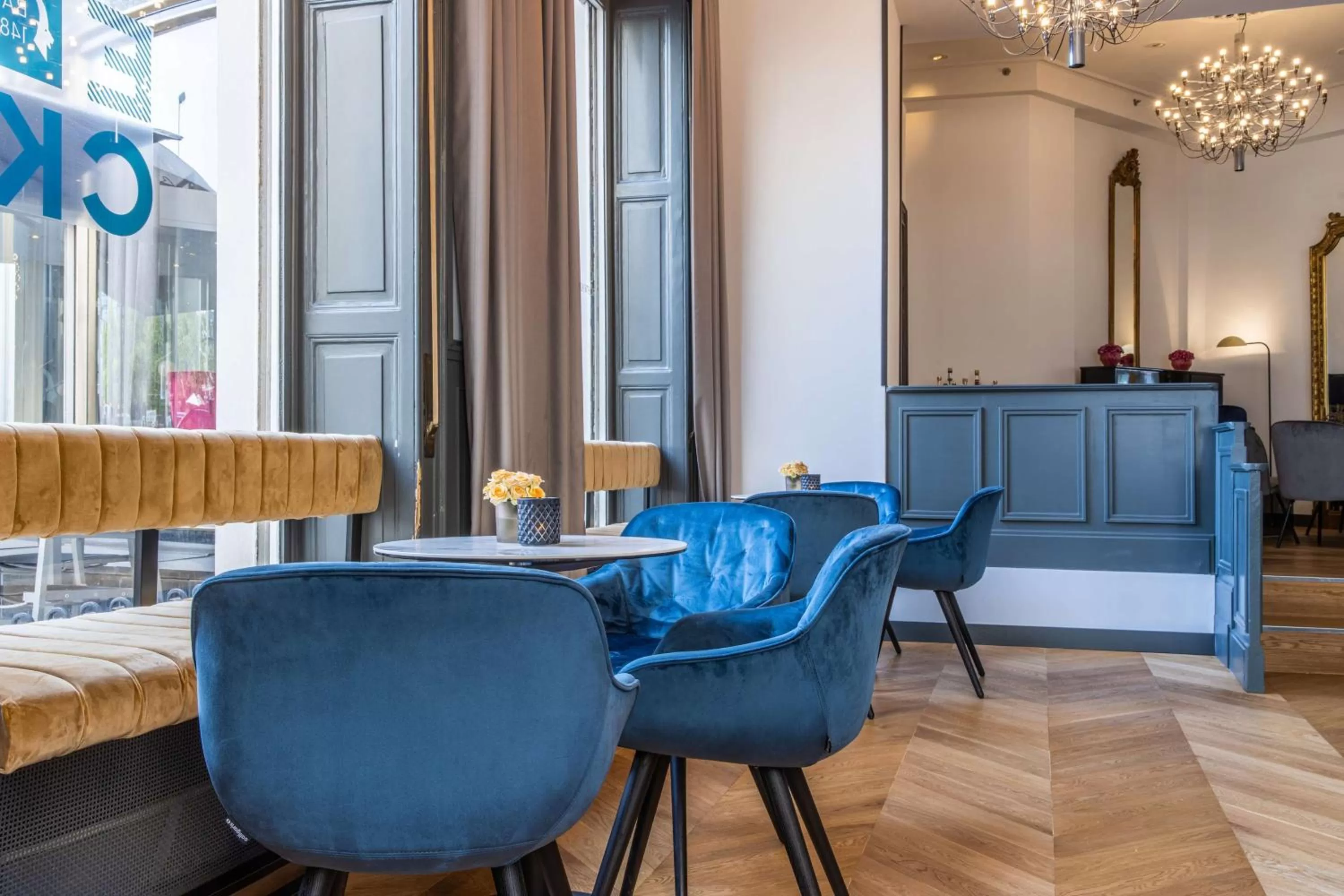 Lounge or bar in Radisson Blu Hotel Schwarzer Bock Wiesbaden