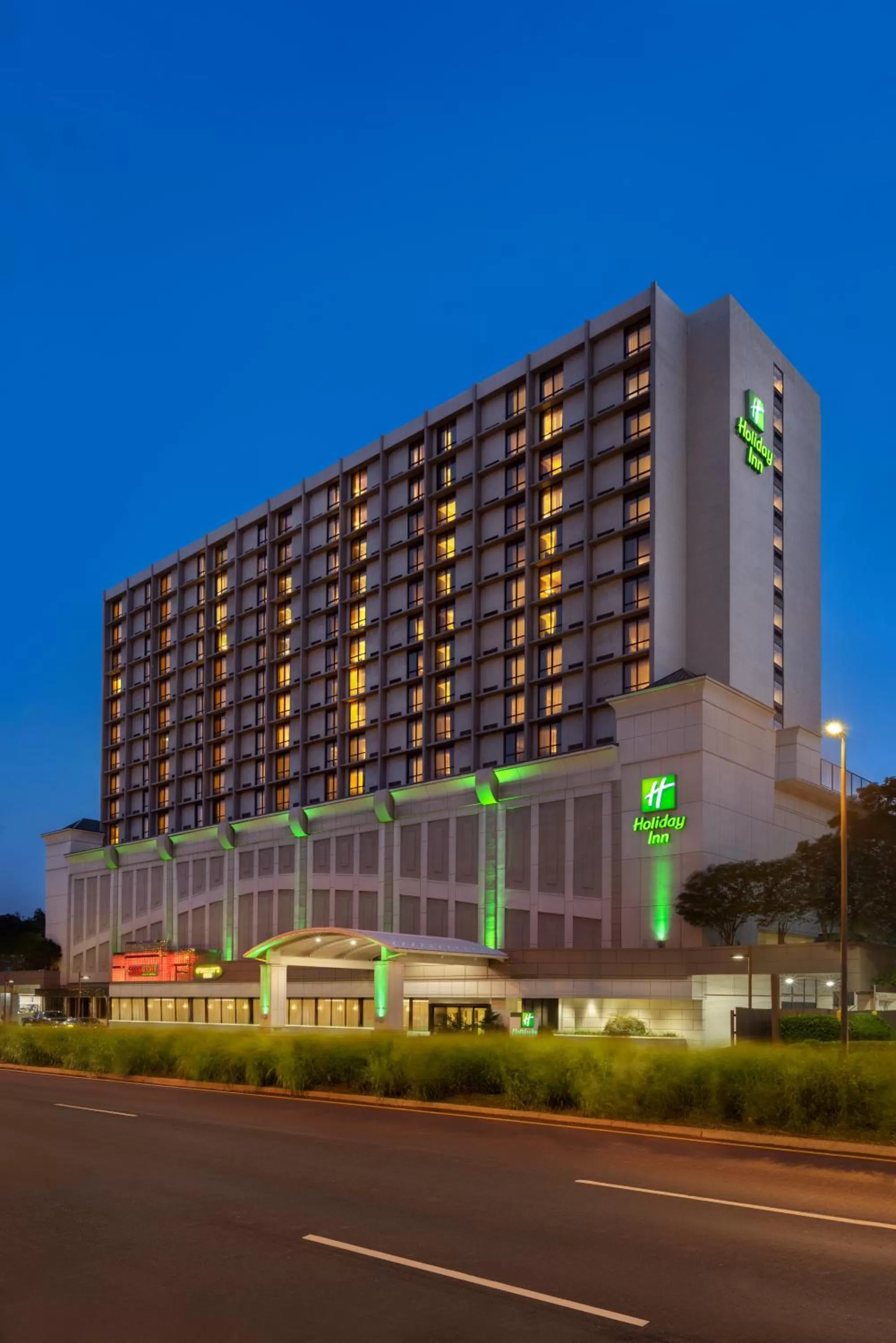 Property building in Holiday Inn National Airport/Crystal City by IHG