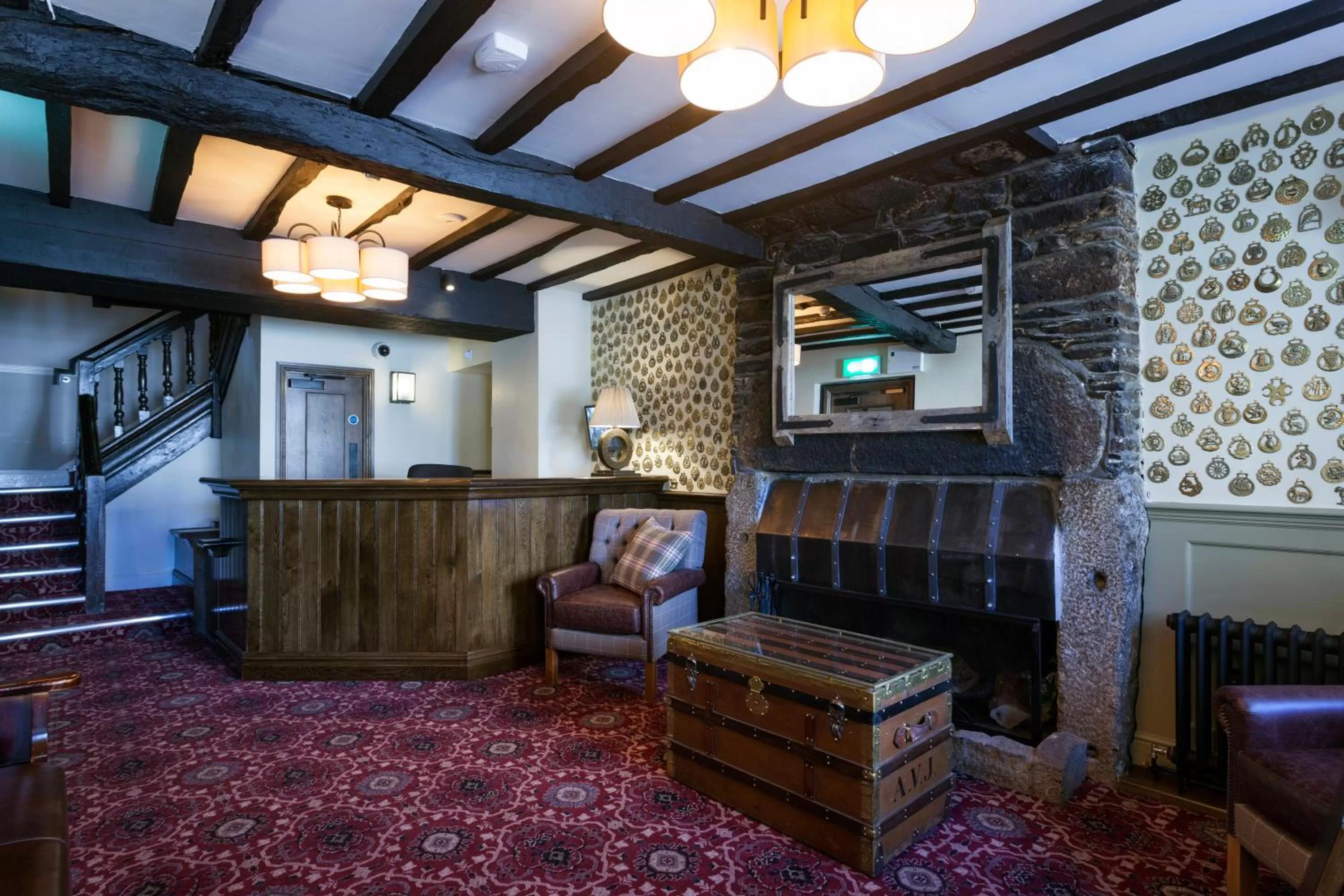 Lobby or reception, Lounge/Bar in The White Hart Hotel Wetherspoon