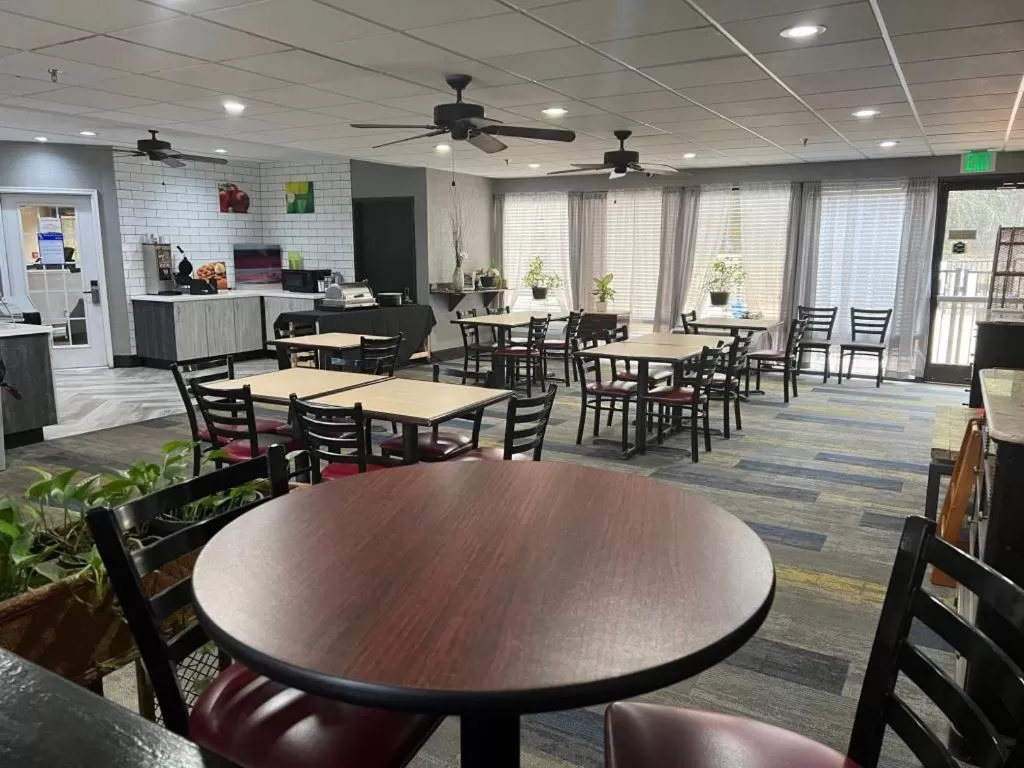 Seating area in Quality Suites Altavista - Lynchburg South