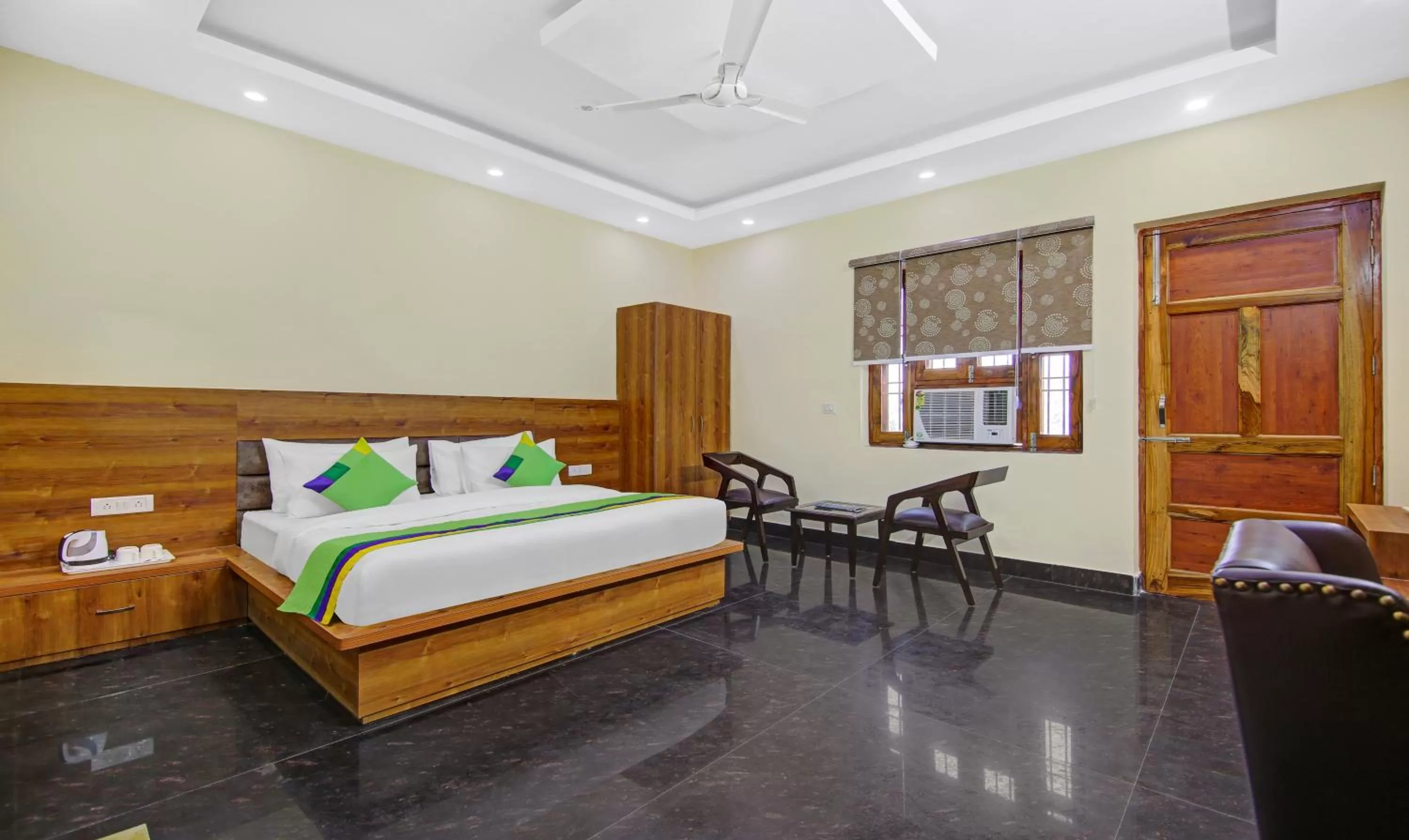 Bed in Treebo The Eden Roc