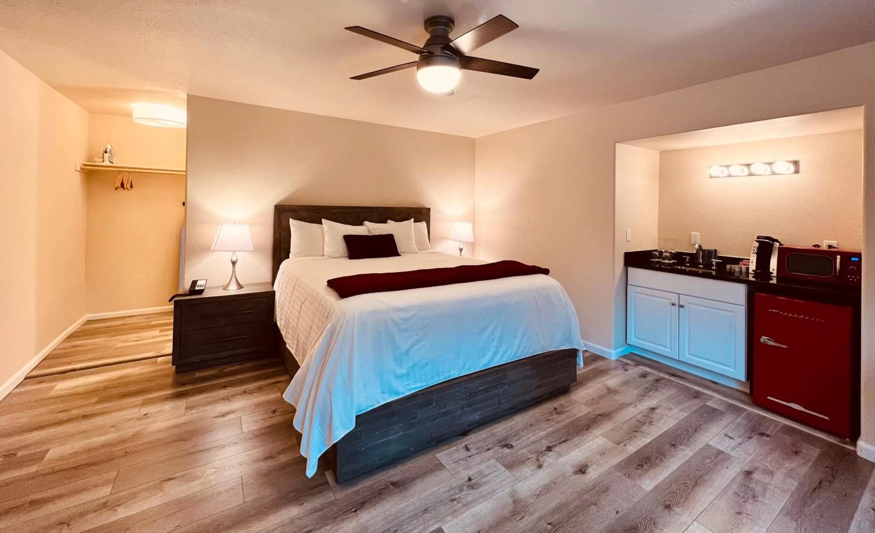 Bedroom, Bed in West Sonoma Inn & Spa