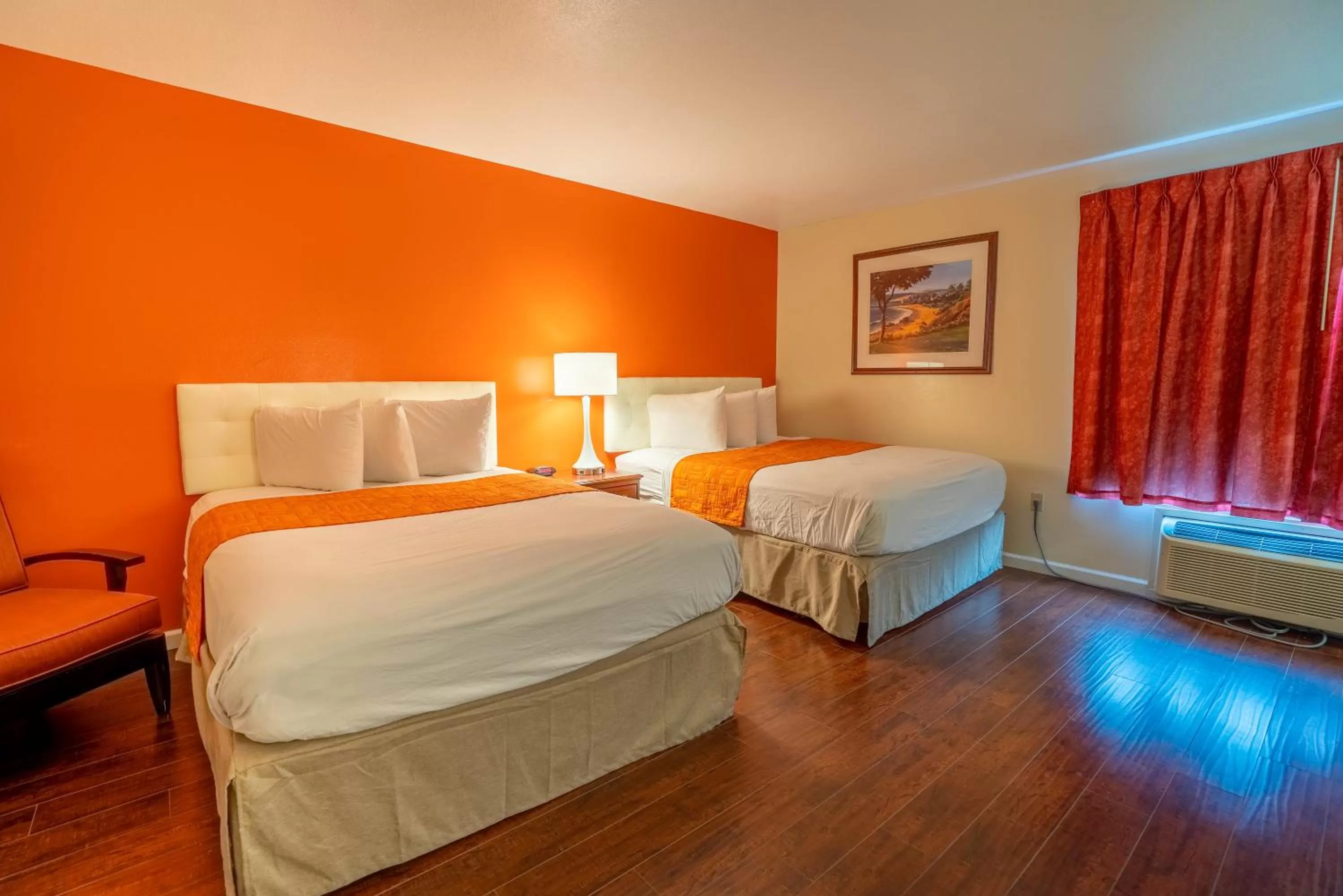 Bed in Howard Johnson by Wyndham Buena Park