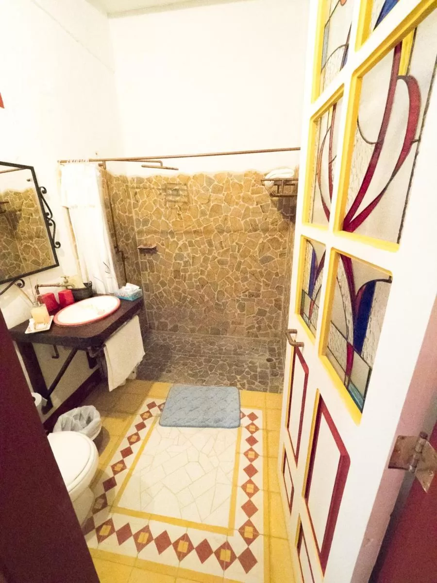 Bathroom in El Despertar Hotel