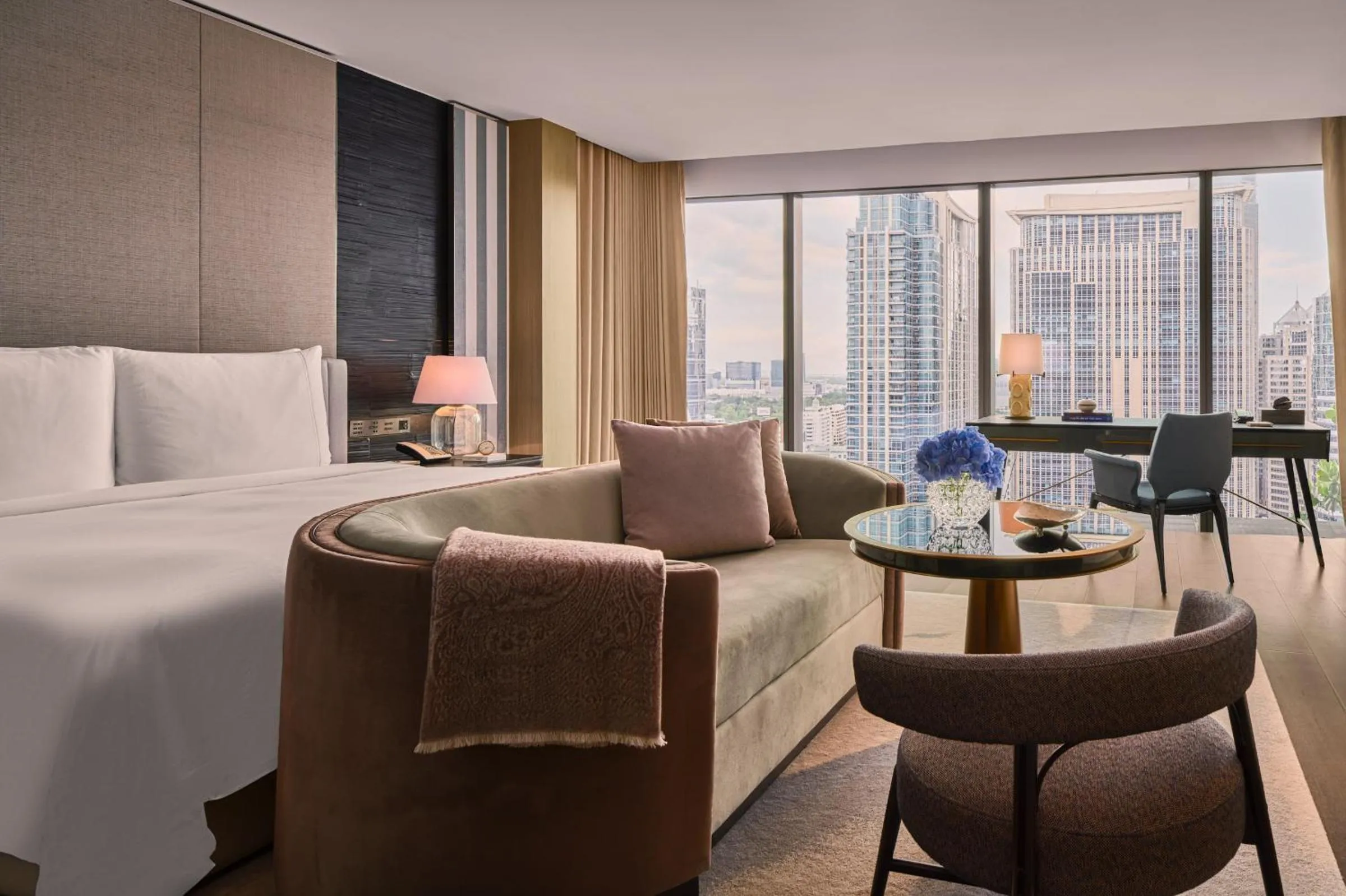 Bedroom, Bed in Rosewood Bangkok