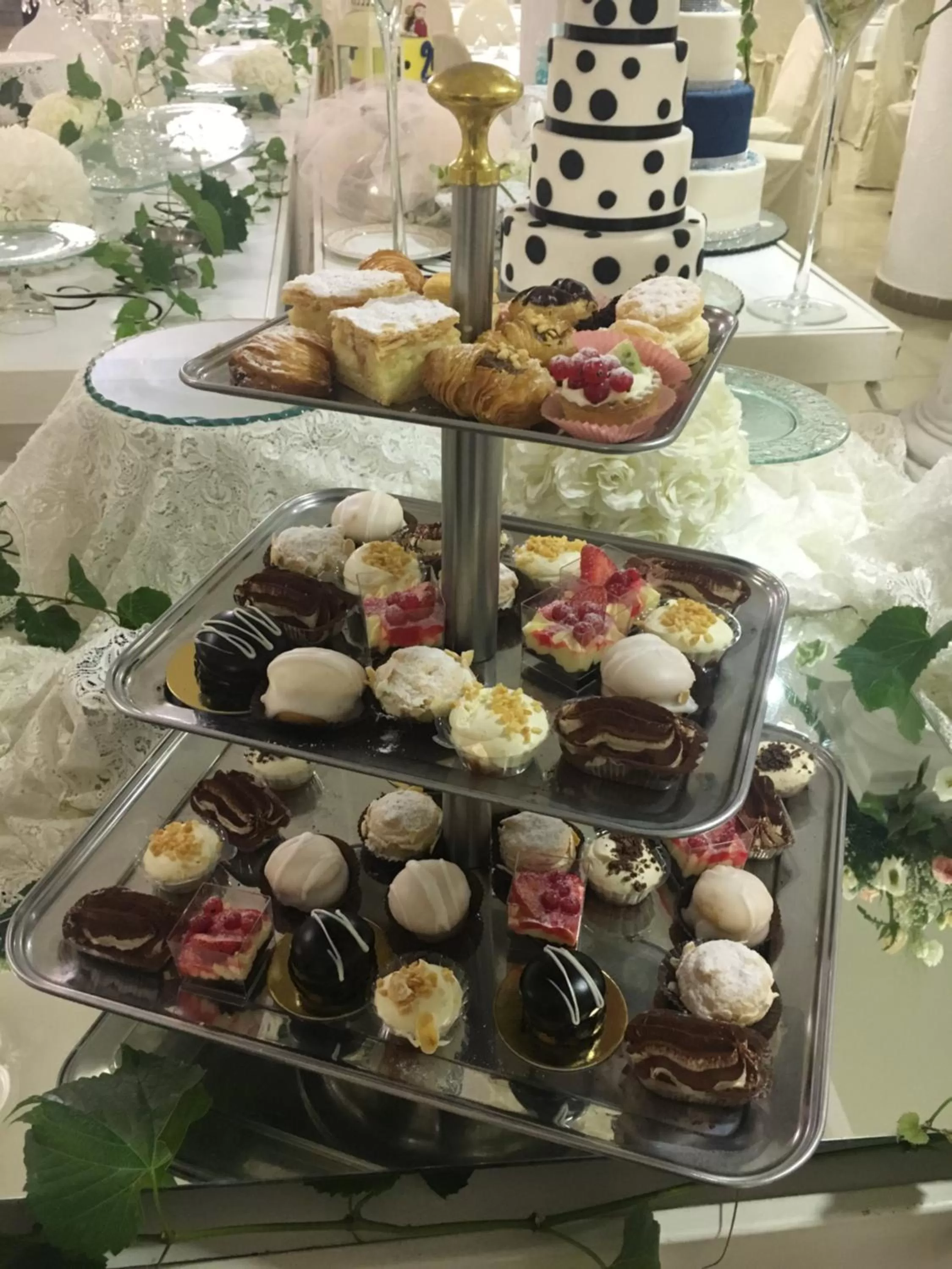 Food in Hotel Holiday