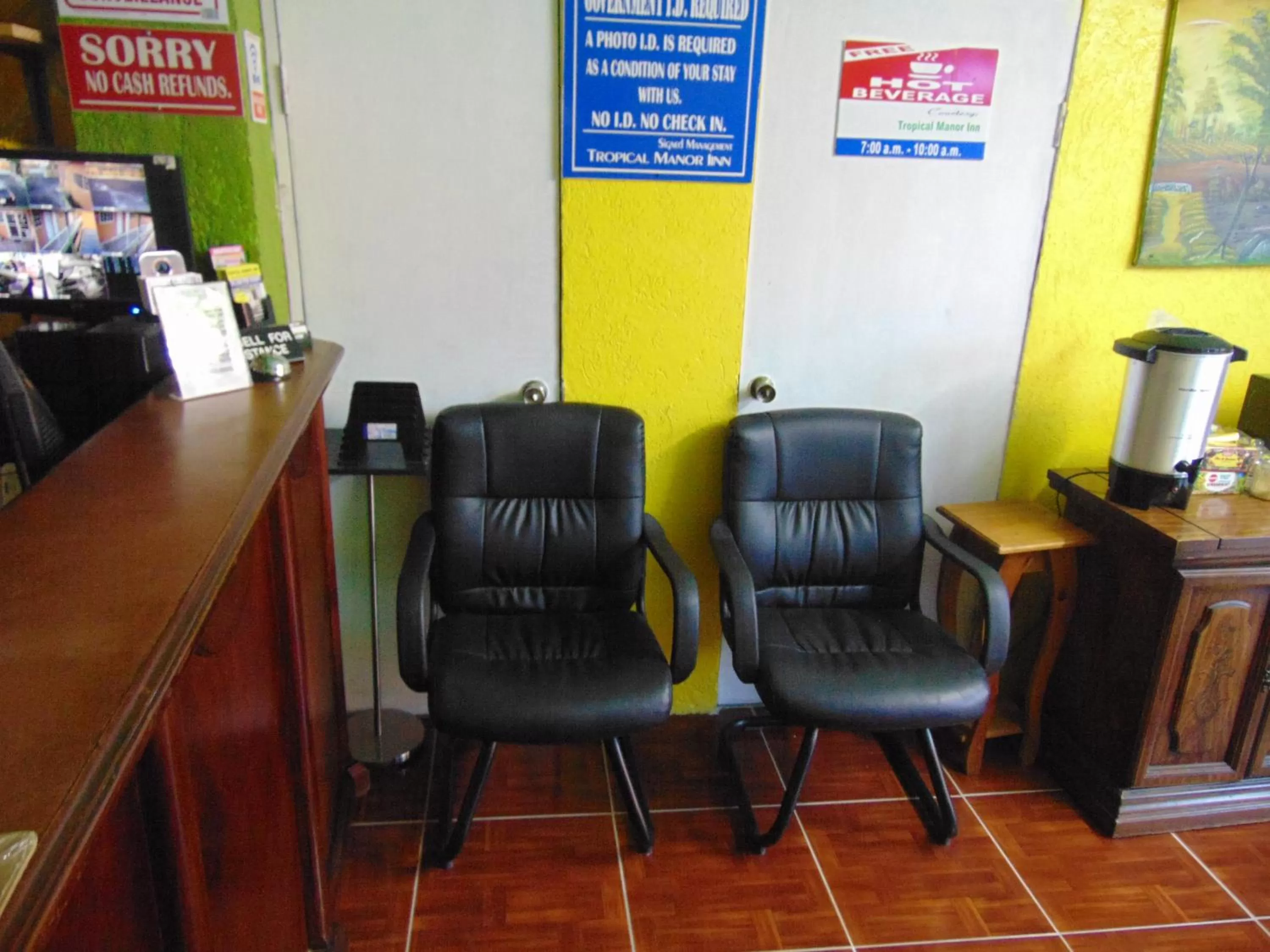 Tropical Manor Inn - Kingston