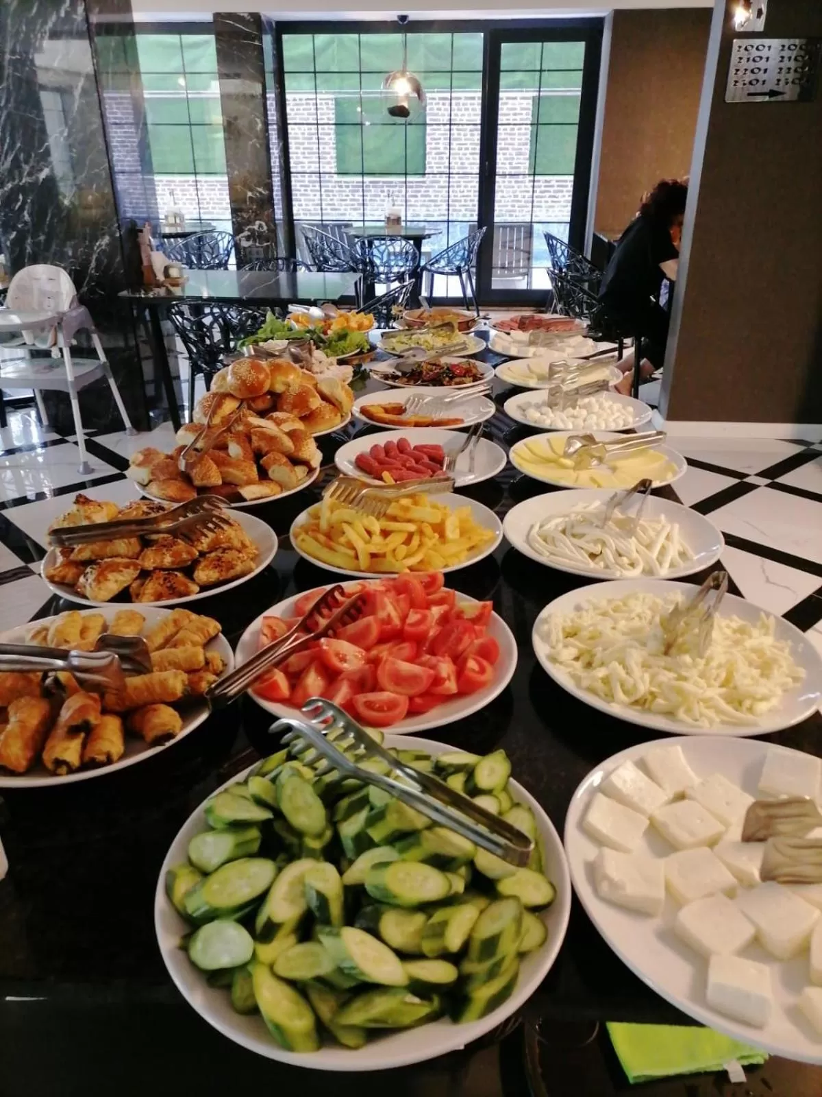 Restaurant/places to eat in Estera Hotel Silent