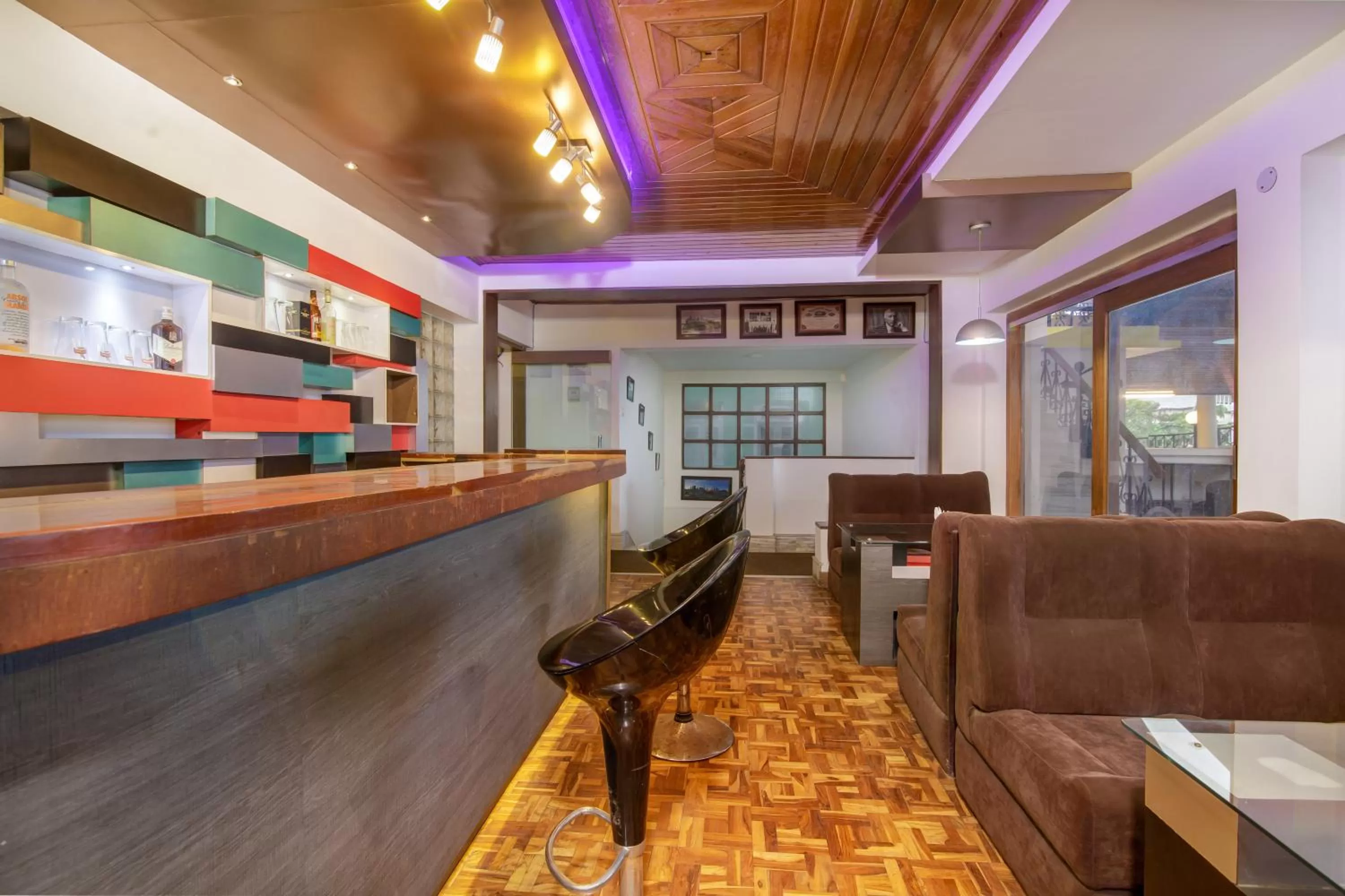 Lounge or bar, Lounge/Bar in Muscatel Yavachi - 400 Mts from MG Marg