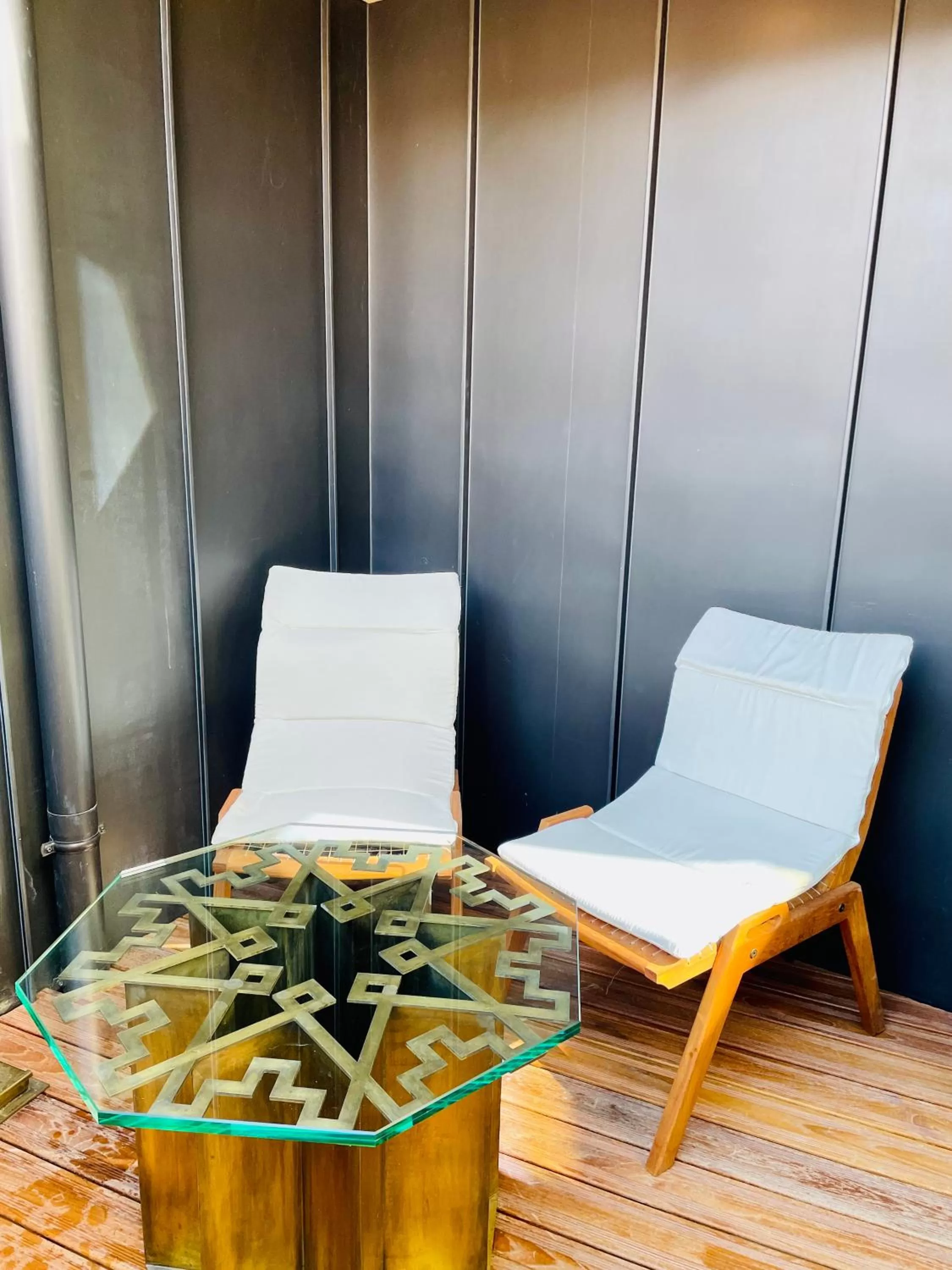 Seating area in Castelo Hotel