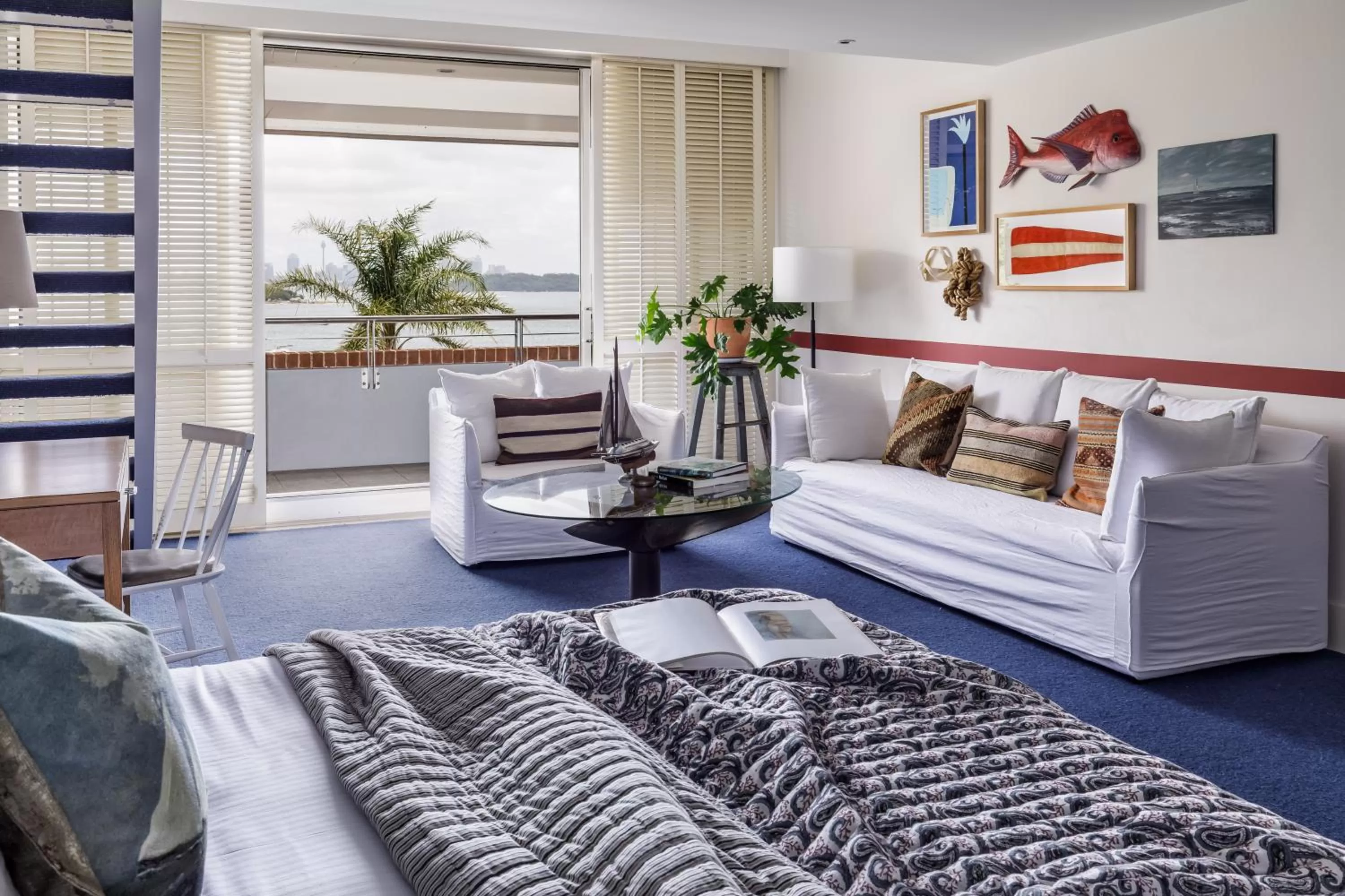Living room, Bed in Watsons Bay Boutique Hotel