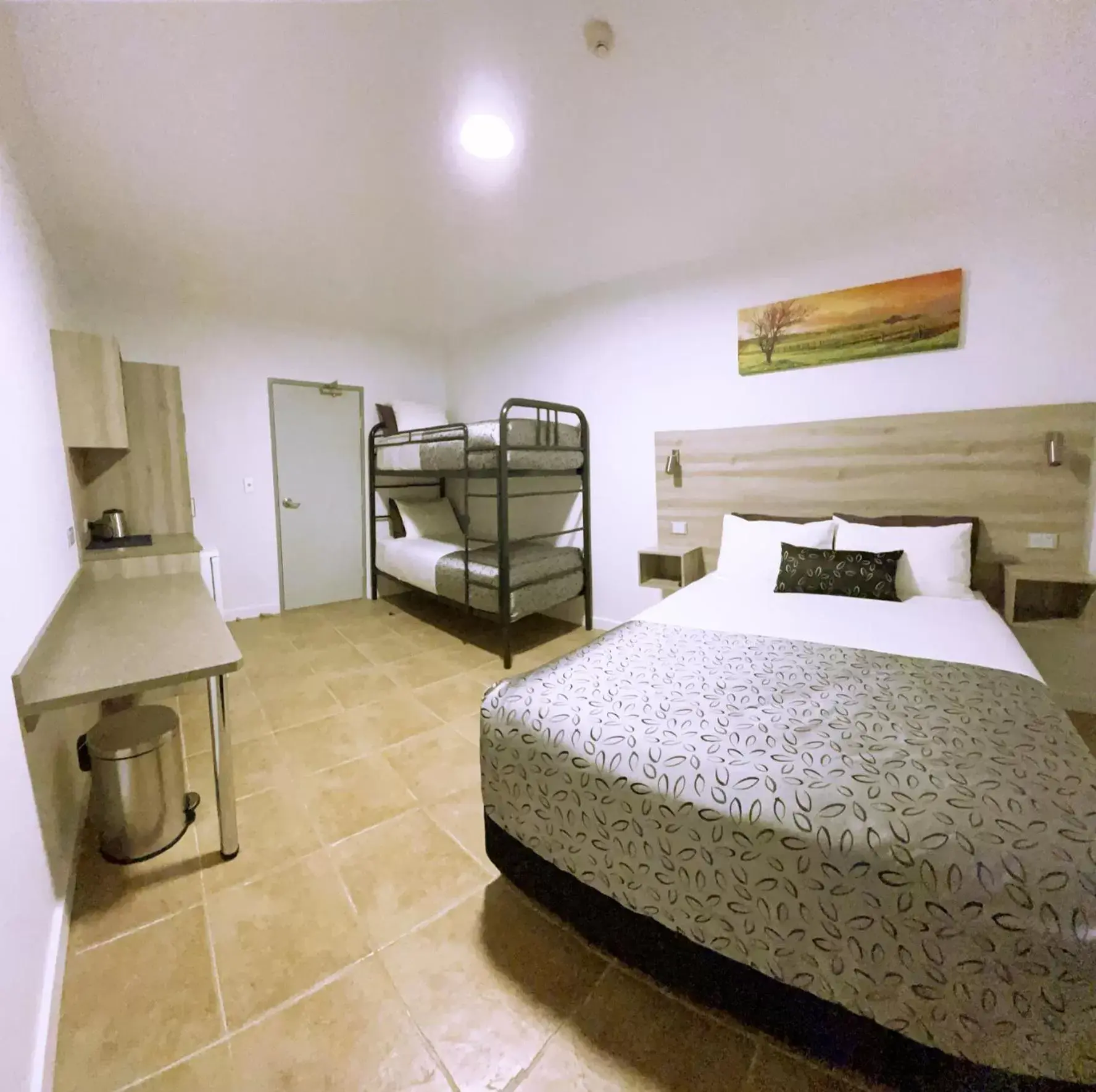 Family Room with Private Bathroom in Childers Oasis Motel Family Room with Private Bathroom in Childers Oasis Motel