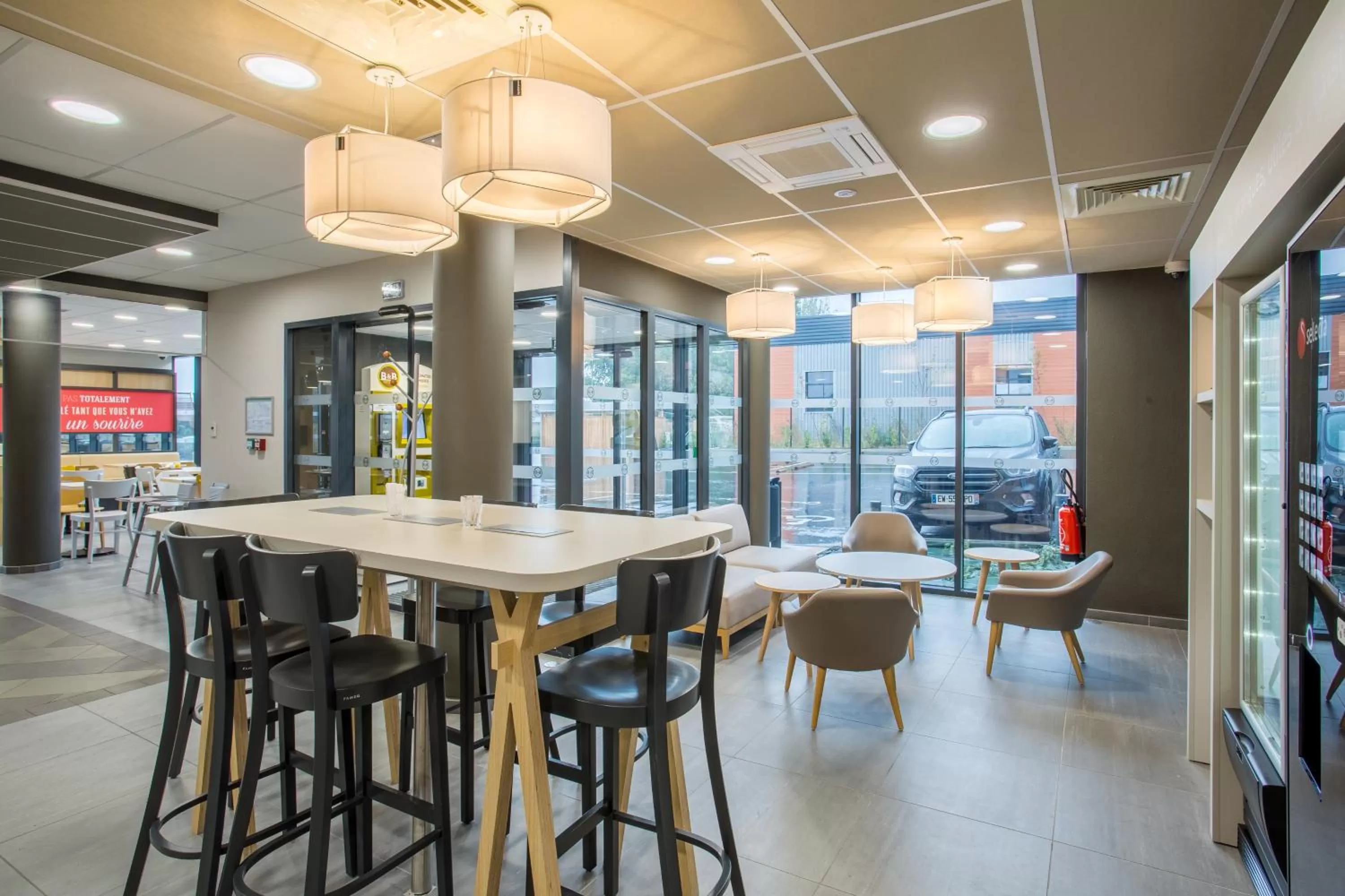 Lobby or reception in B&B HOTEL ANNEMASSE Saint-Cergues