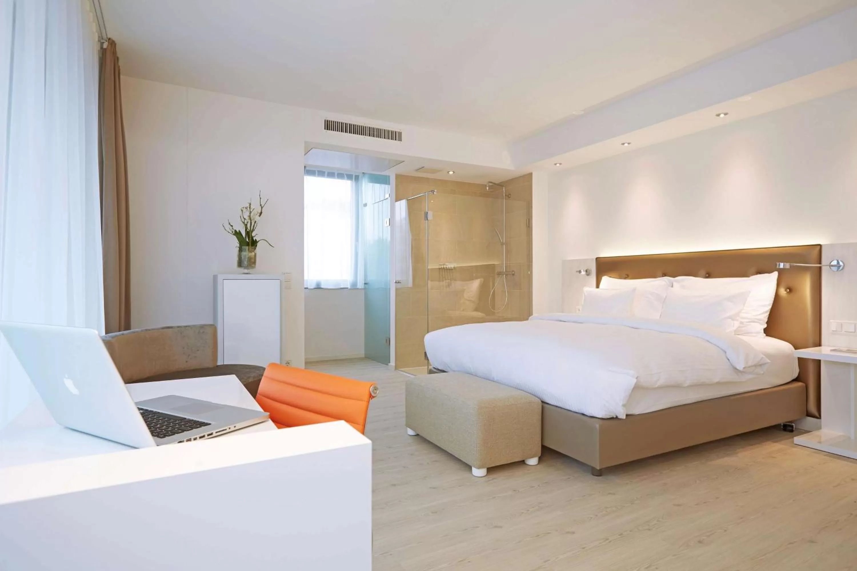 Summer, Bed in elaya hotel kleve