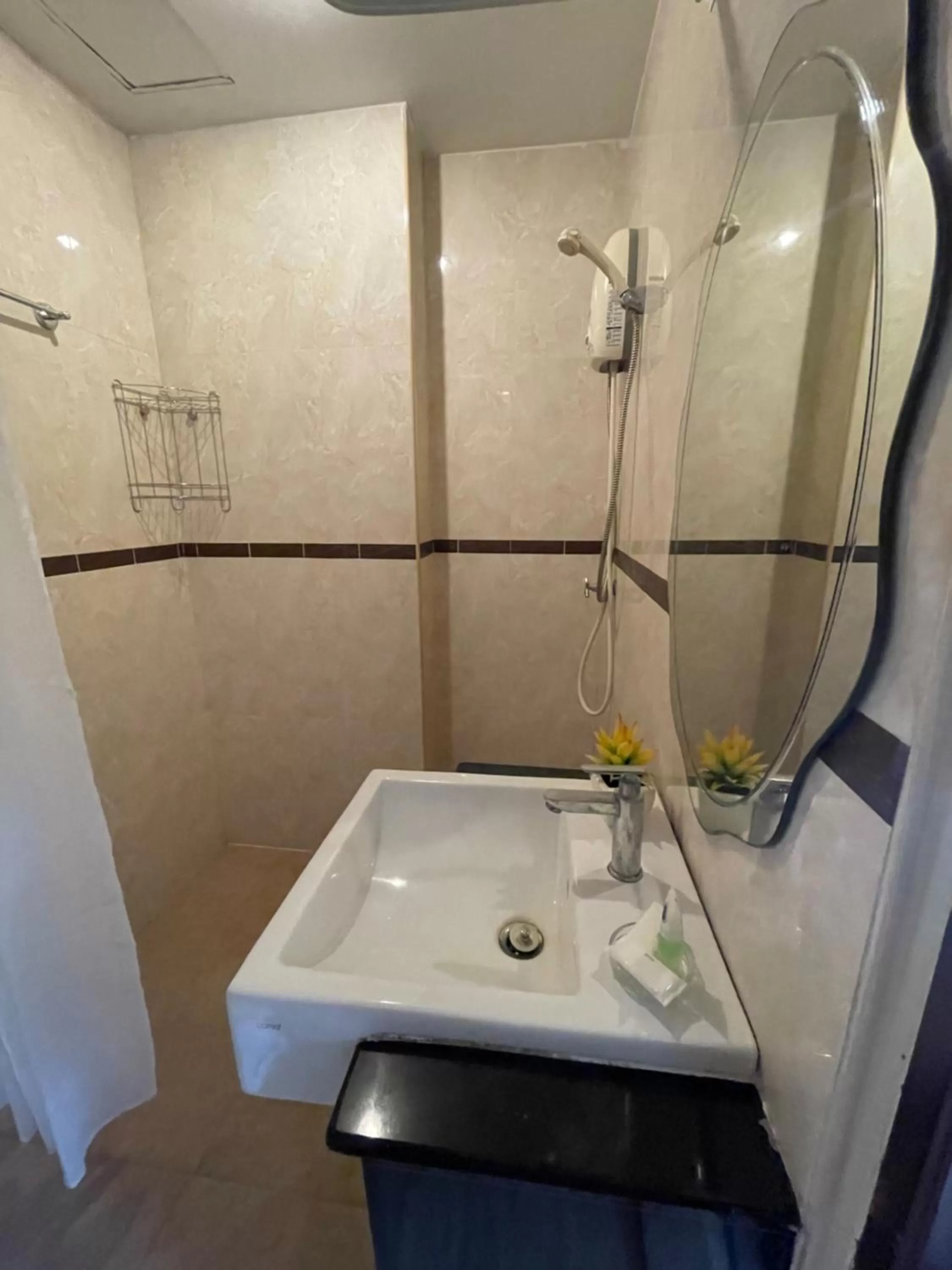 Bathroom in Babylon Residence Inn pattaya