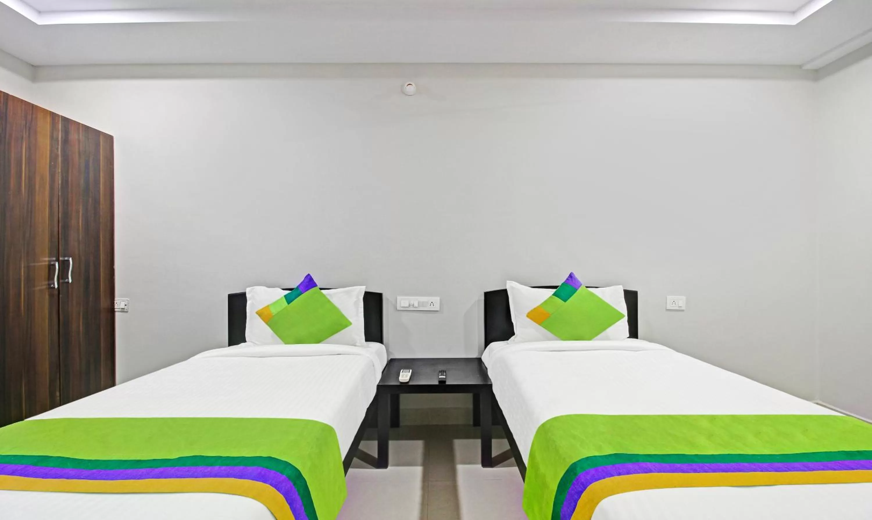 Bedroom, Bed in Itsy Hotels Sunrise Grand, Hitech City
