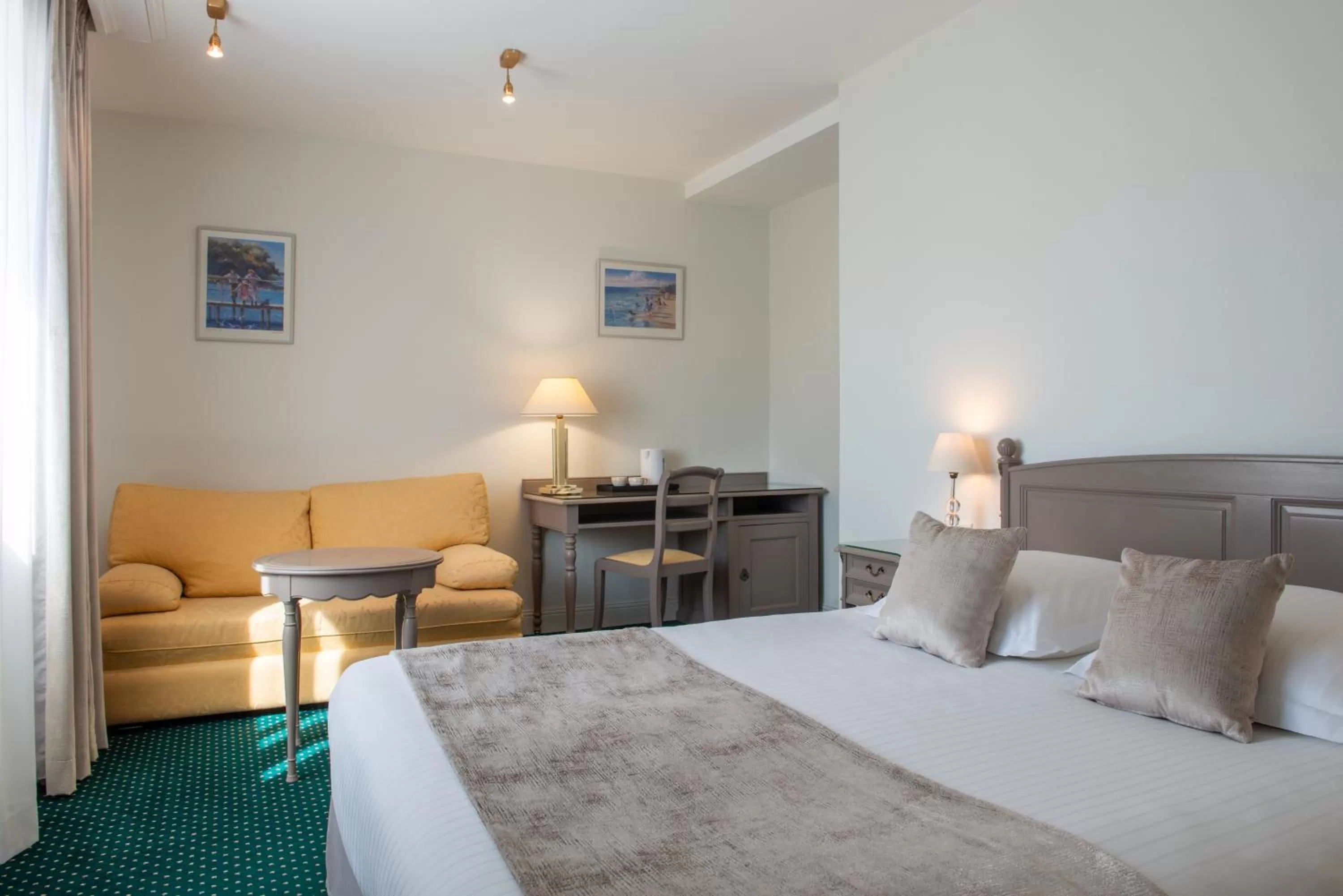 Bed in Domaine du Limonay, The Originals Collection