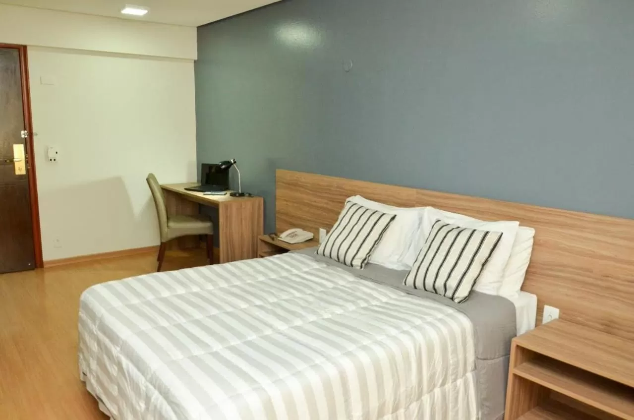 Bed in Embaixador Hotel & Centro de Eventos by Fast10
