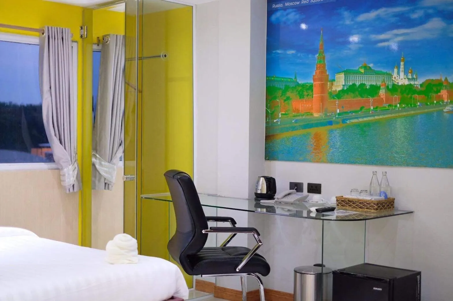 Bed in Blue Orchids Hotel