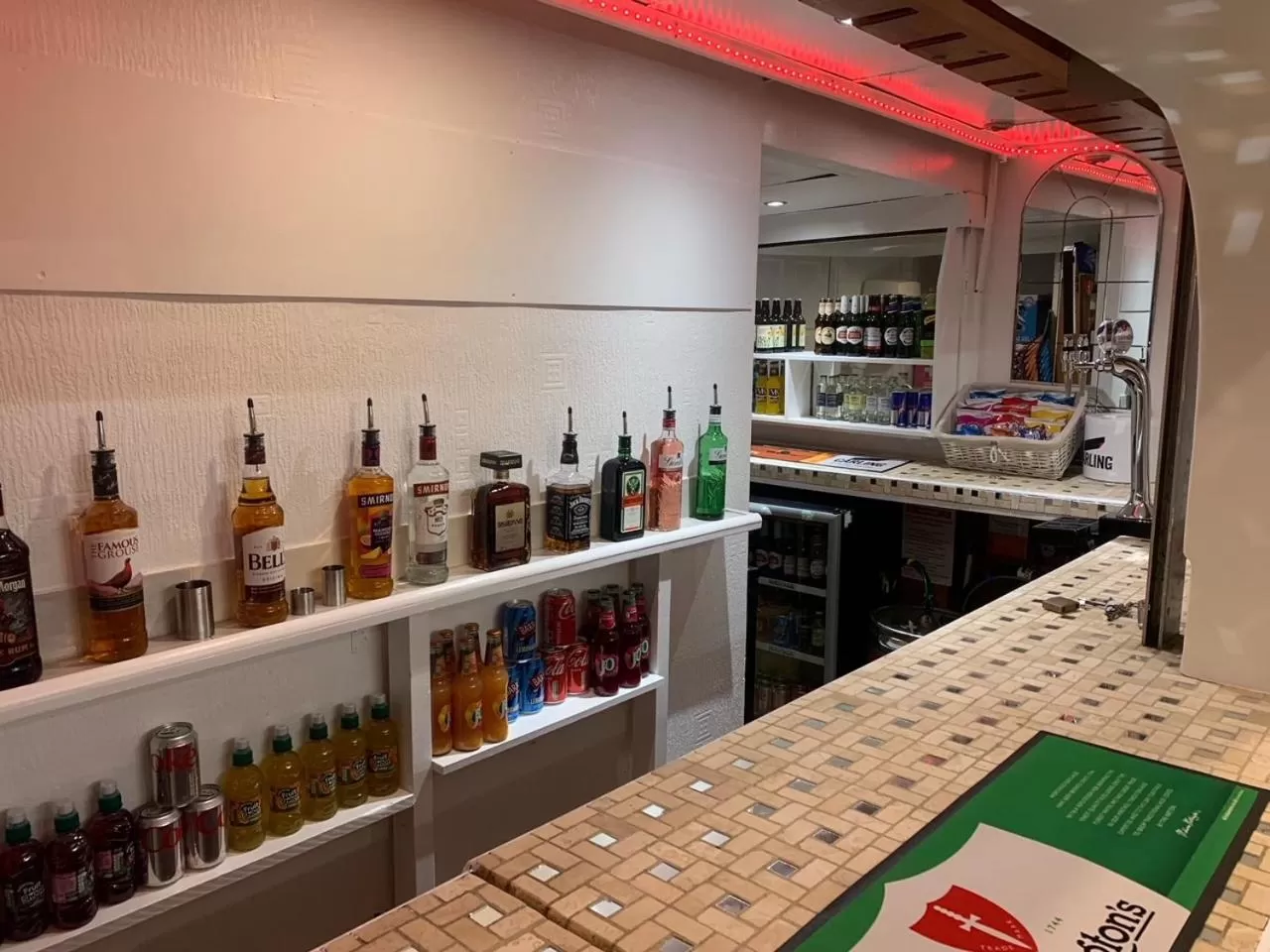 Lounge or bar in Lucena Hotel