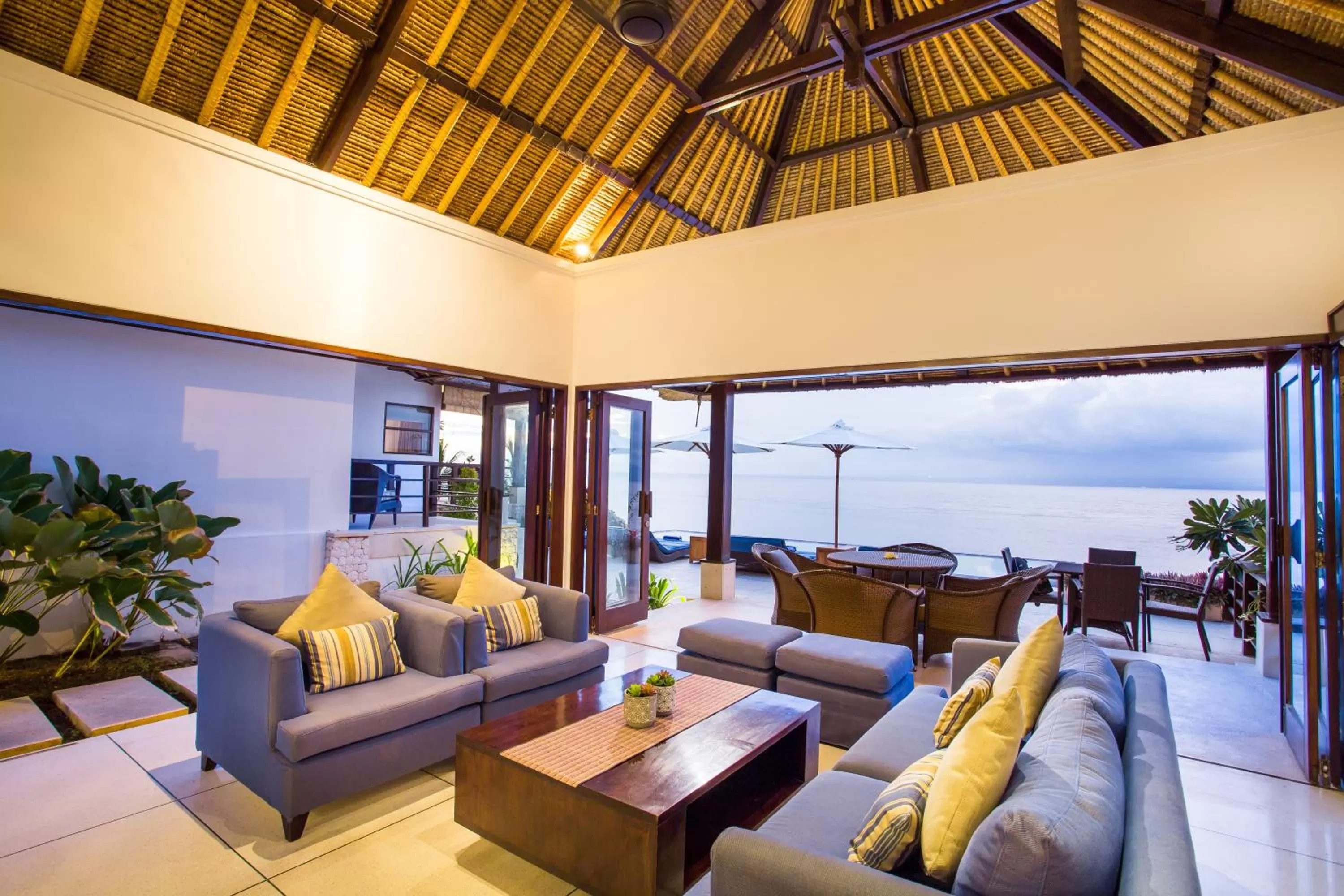 Restaurant/places to eat, Lounge/Bar in The Point Resort Lembongan