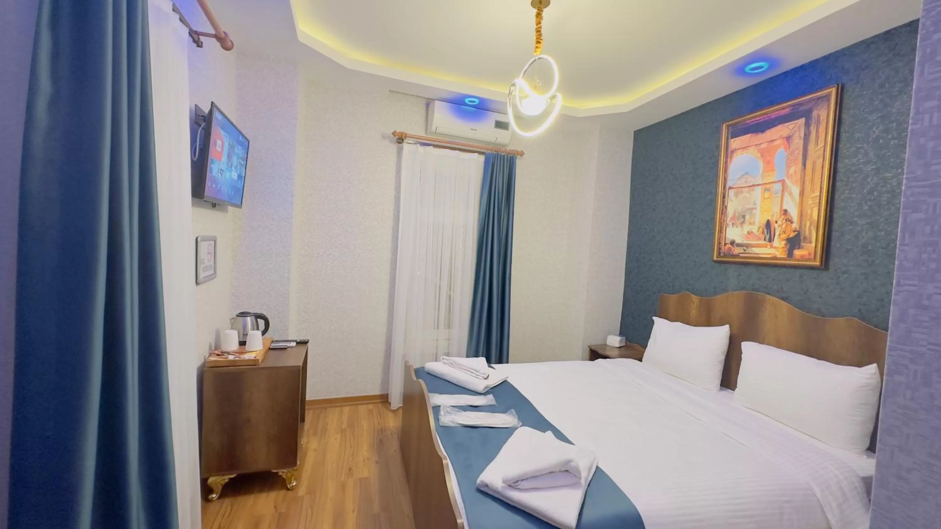 Bed in Aras Boutique Hotel & Suites