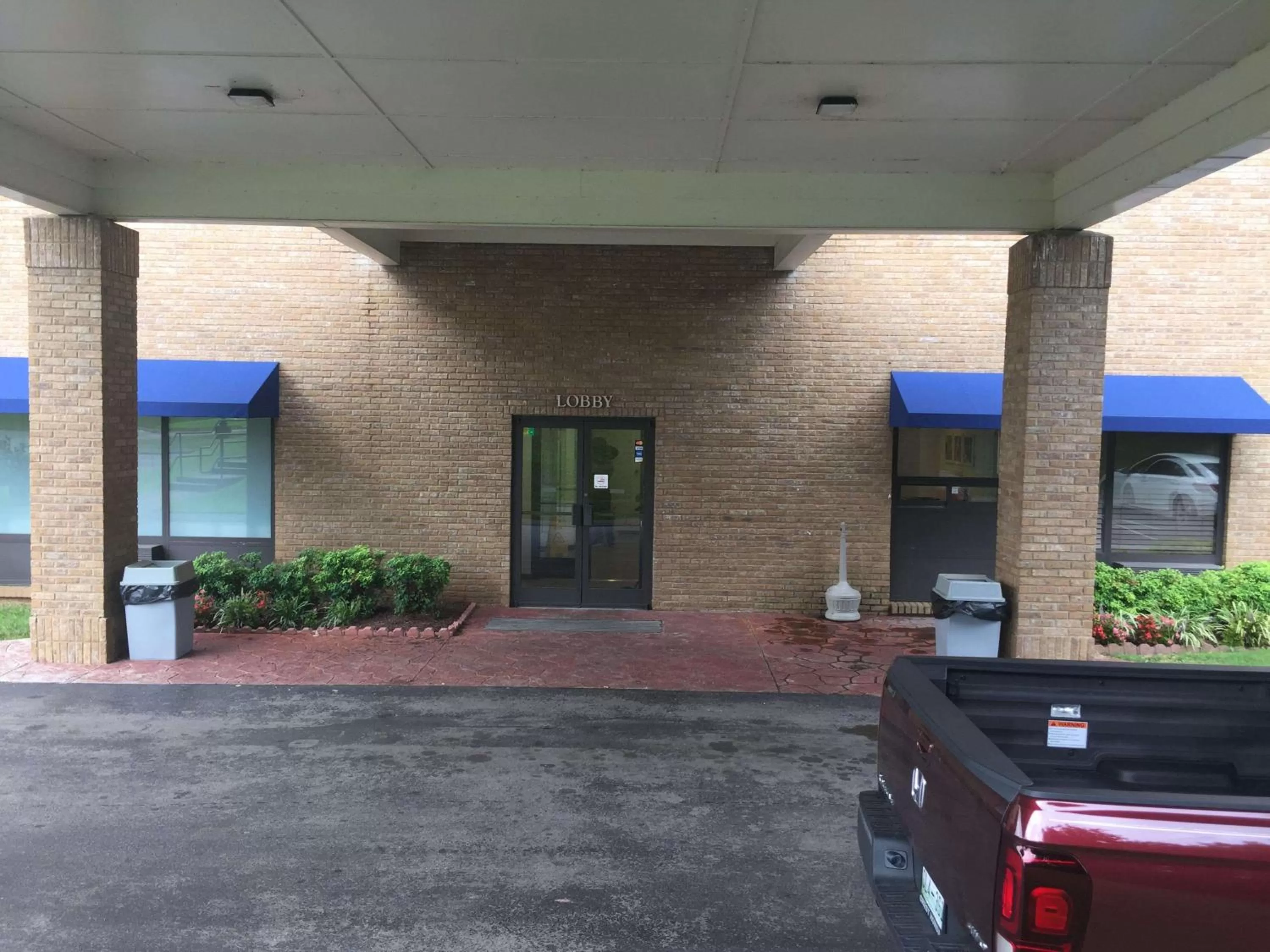 Property building in Motel 6-Nashville, TN - Airport