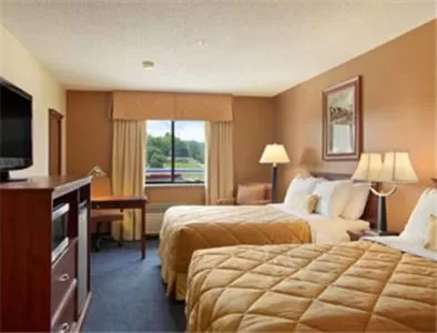 Day, Bed in Ramada by Wyndham Catlettsburg Ashland