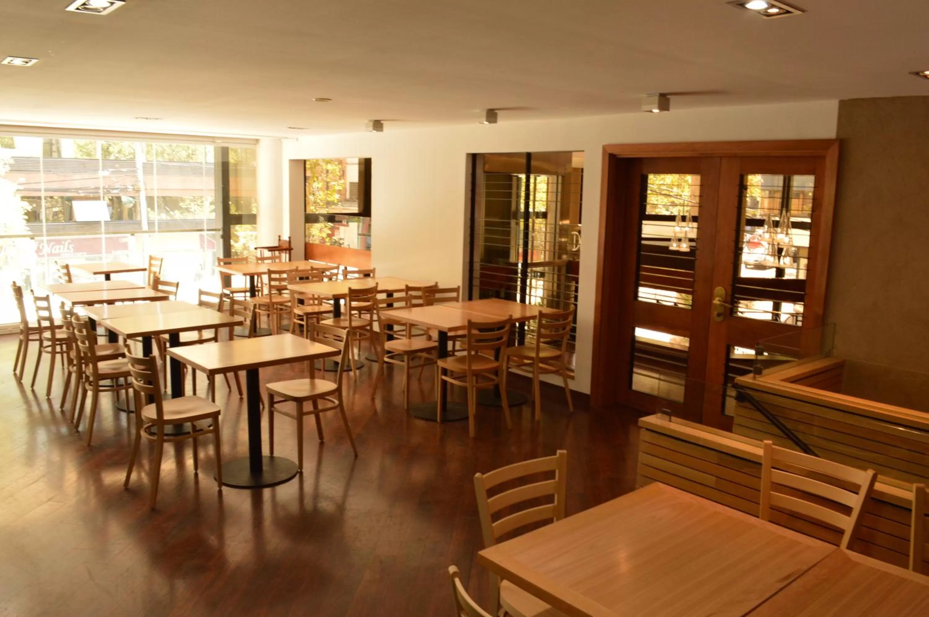 Restaurant/places to eat in Hotel Diego de Velazquez