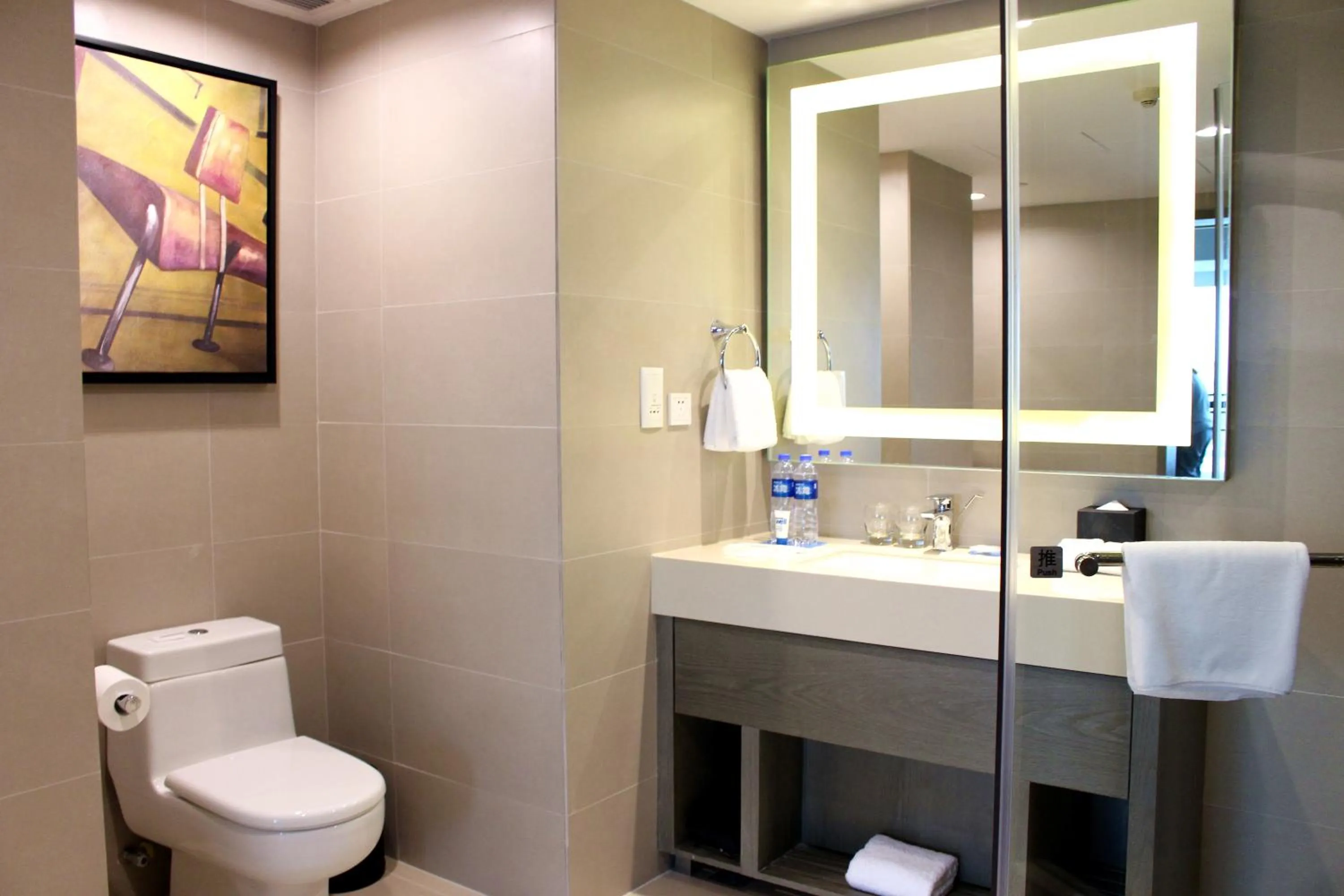 Specialty Twin Room with Sofa Bed in Hyatt Place Shenzhen Airport