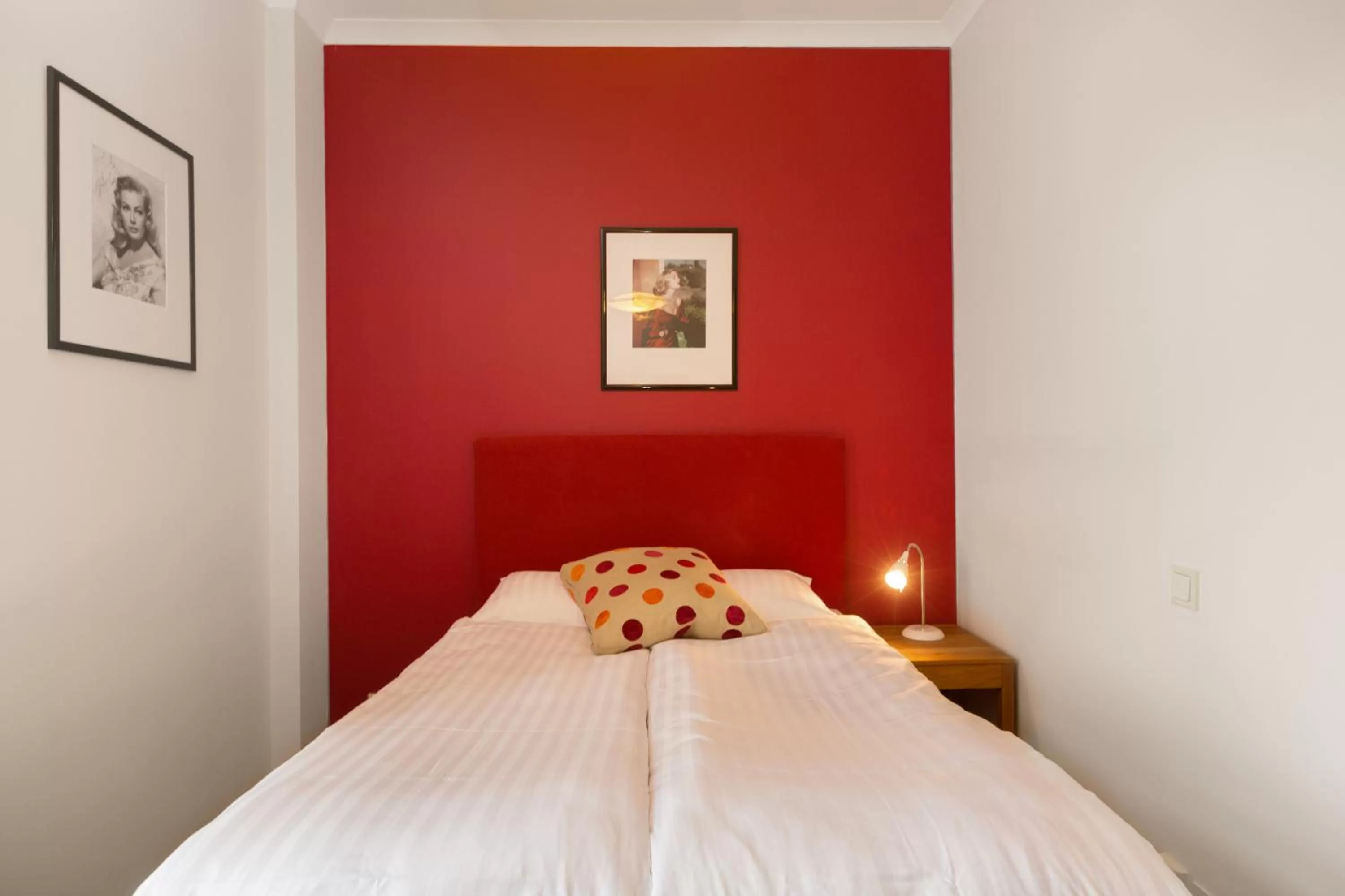 Bed in Hotel Bishops Arms Lund