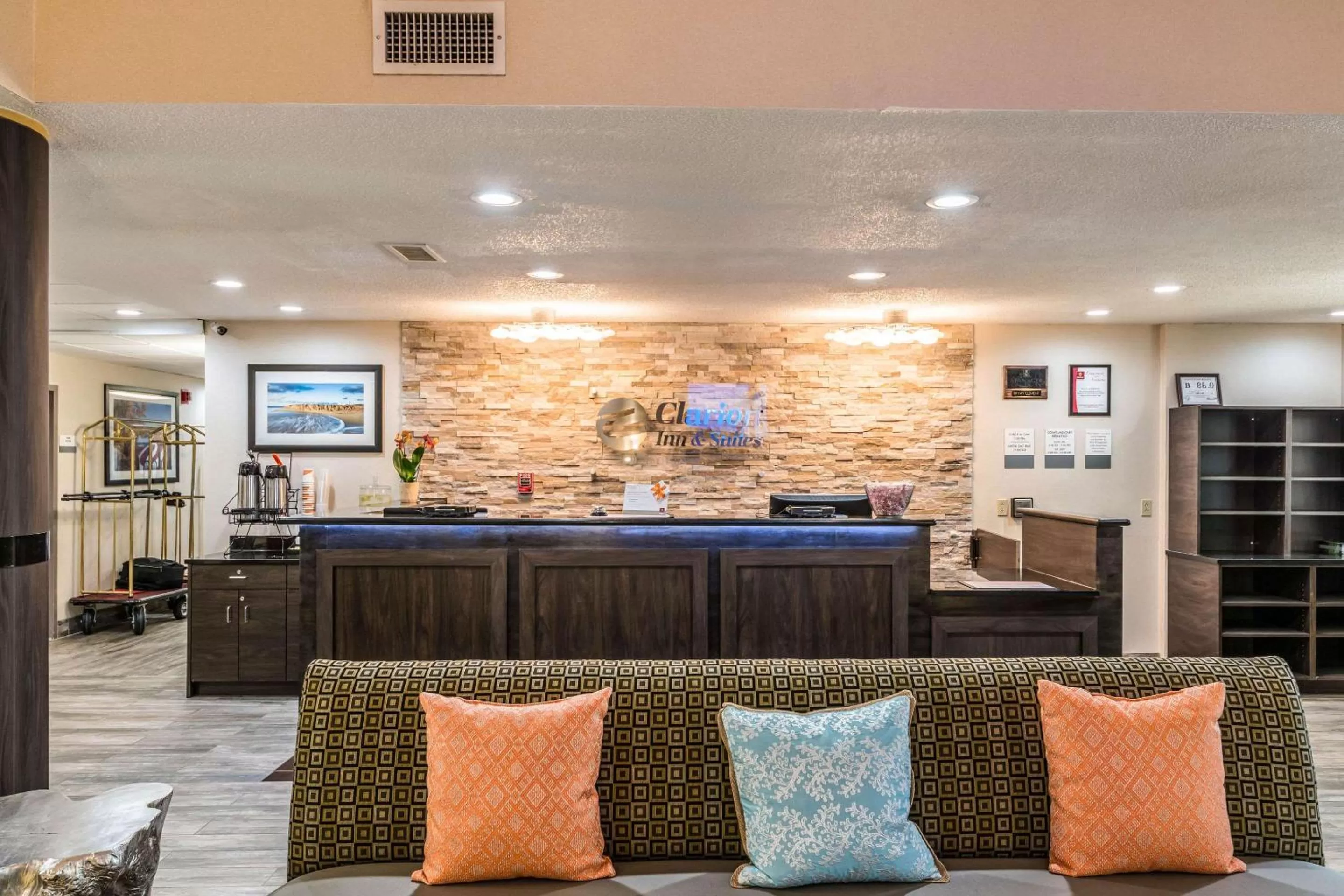 Lobby or reception in Lake Norman Inn and Suites