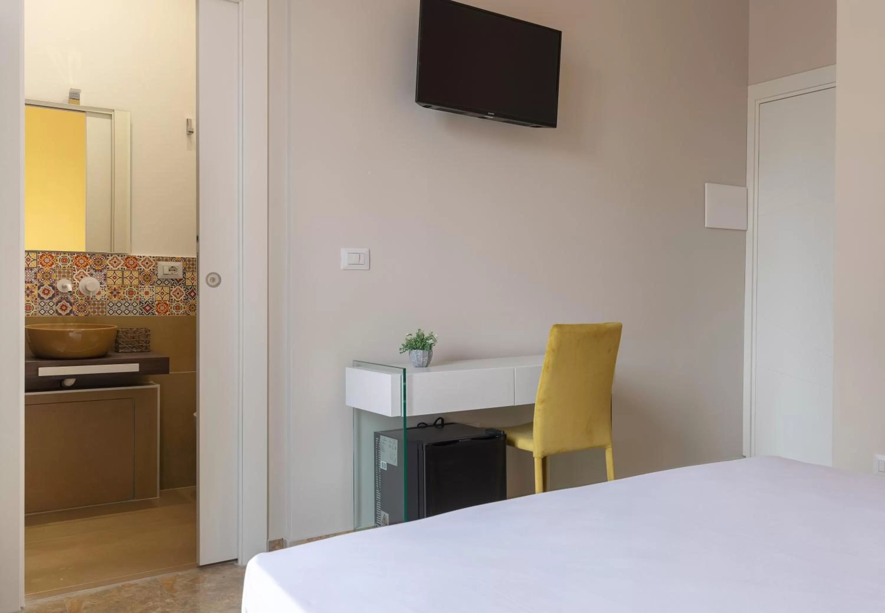 TV and multimedia, TV/Entertainment Center in Il Sovrano