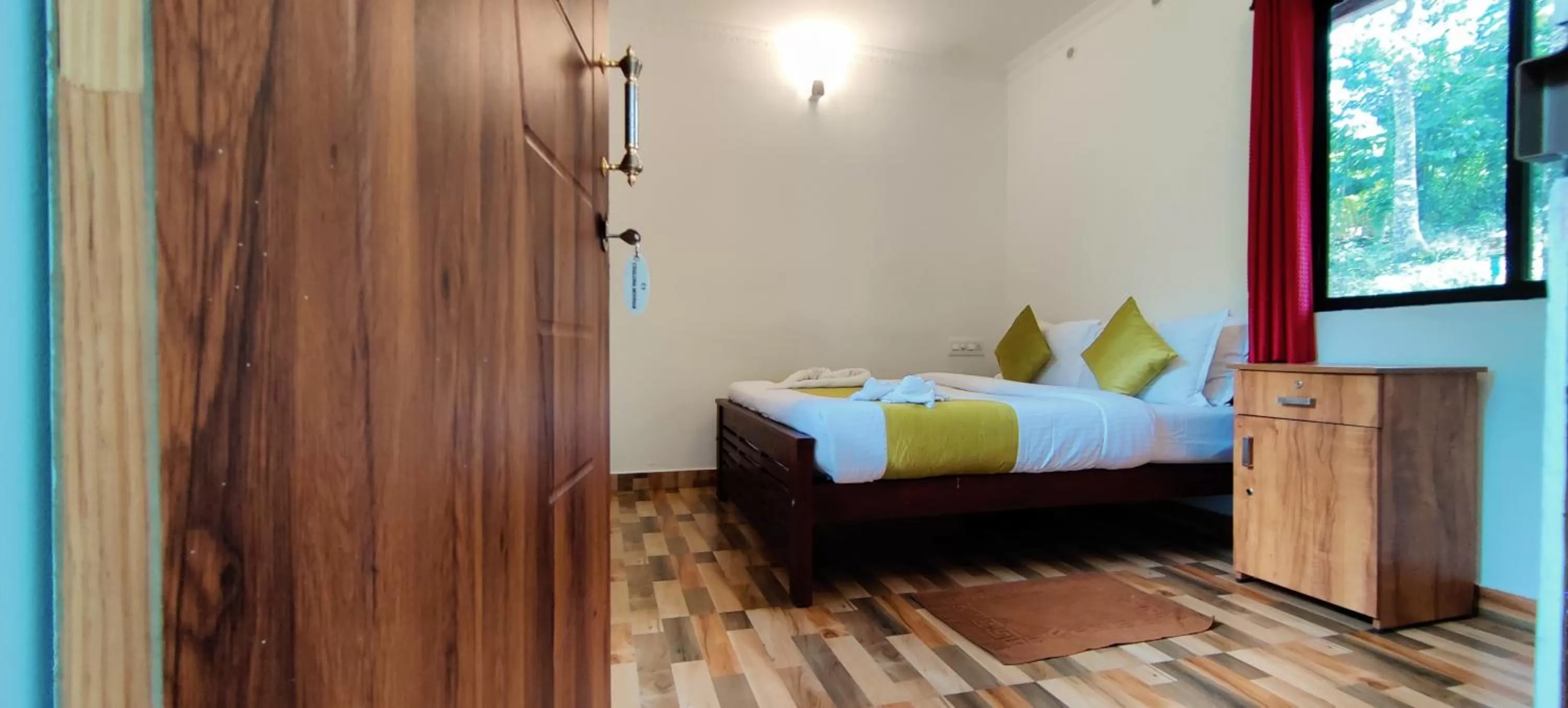 Bedroom, Bed in Chalona Jungle Vibe