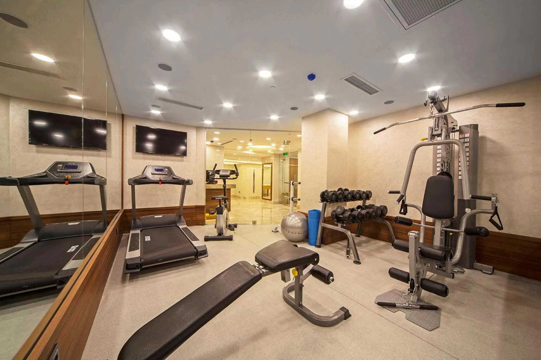 Fitness centre/facilities in Dosso Dossi Hotels Old City