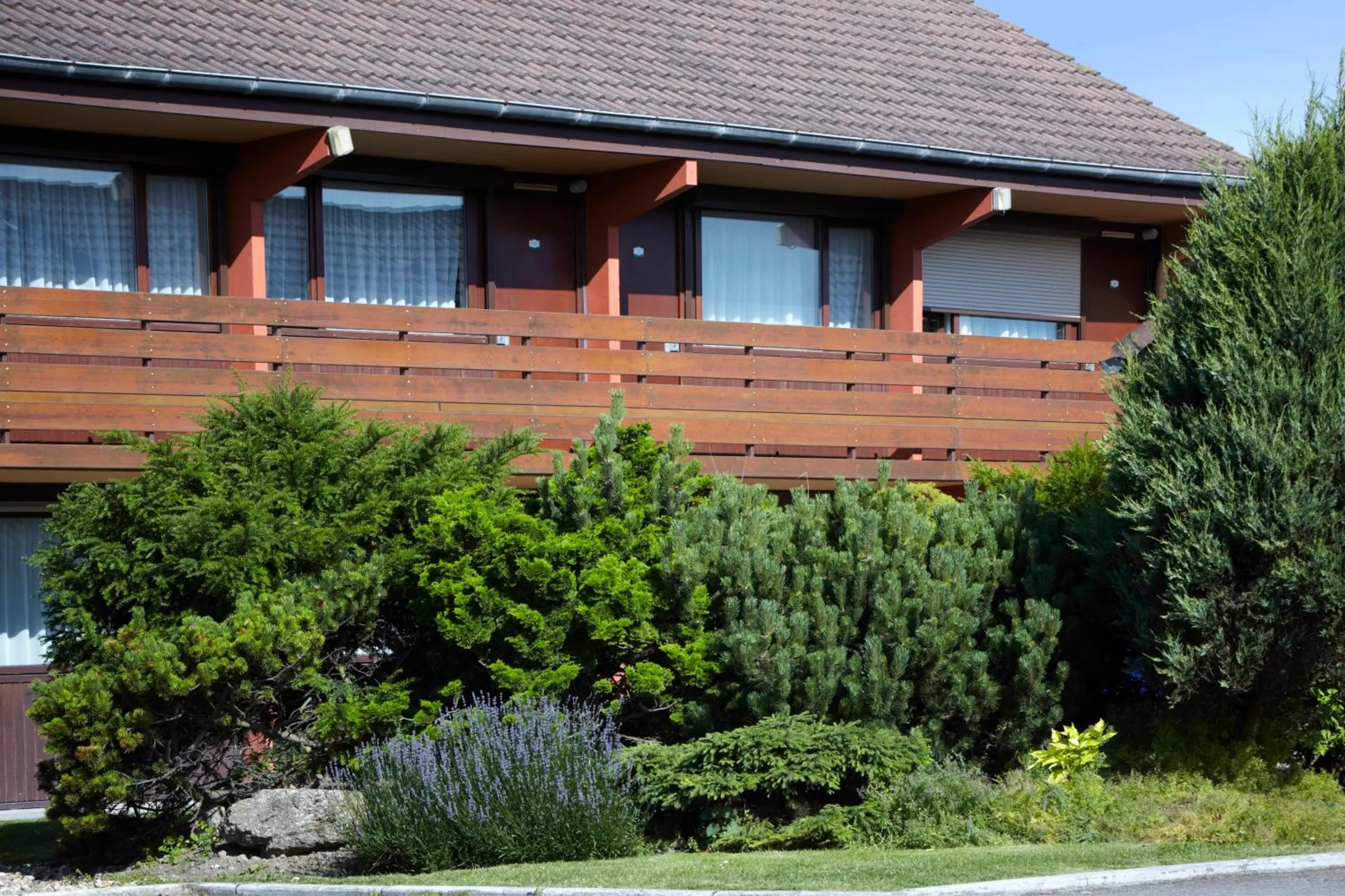 Facade/entrance in Campanile Calais