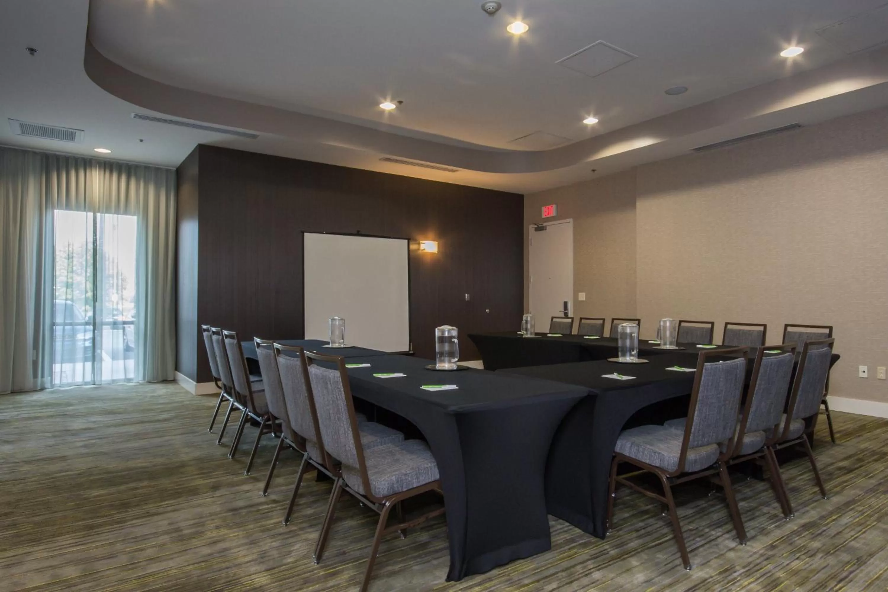 Lounge or bar in Courtyard Charlotte Concord