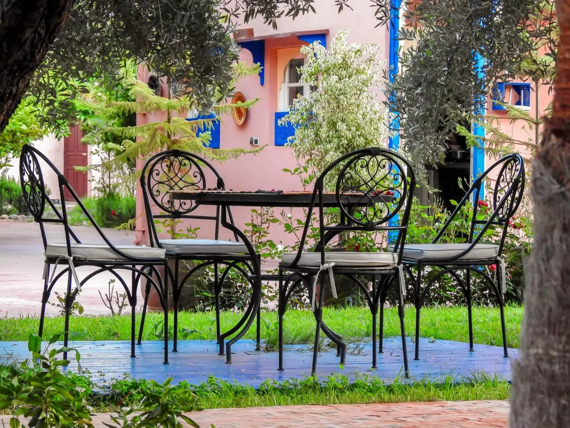 Patio, Garden in Le Bleu House