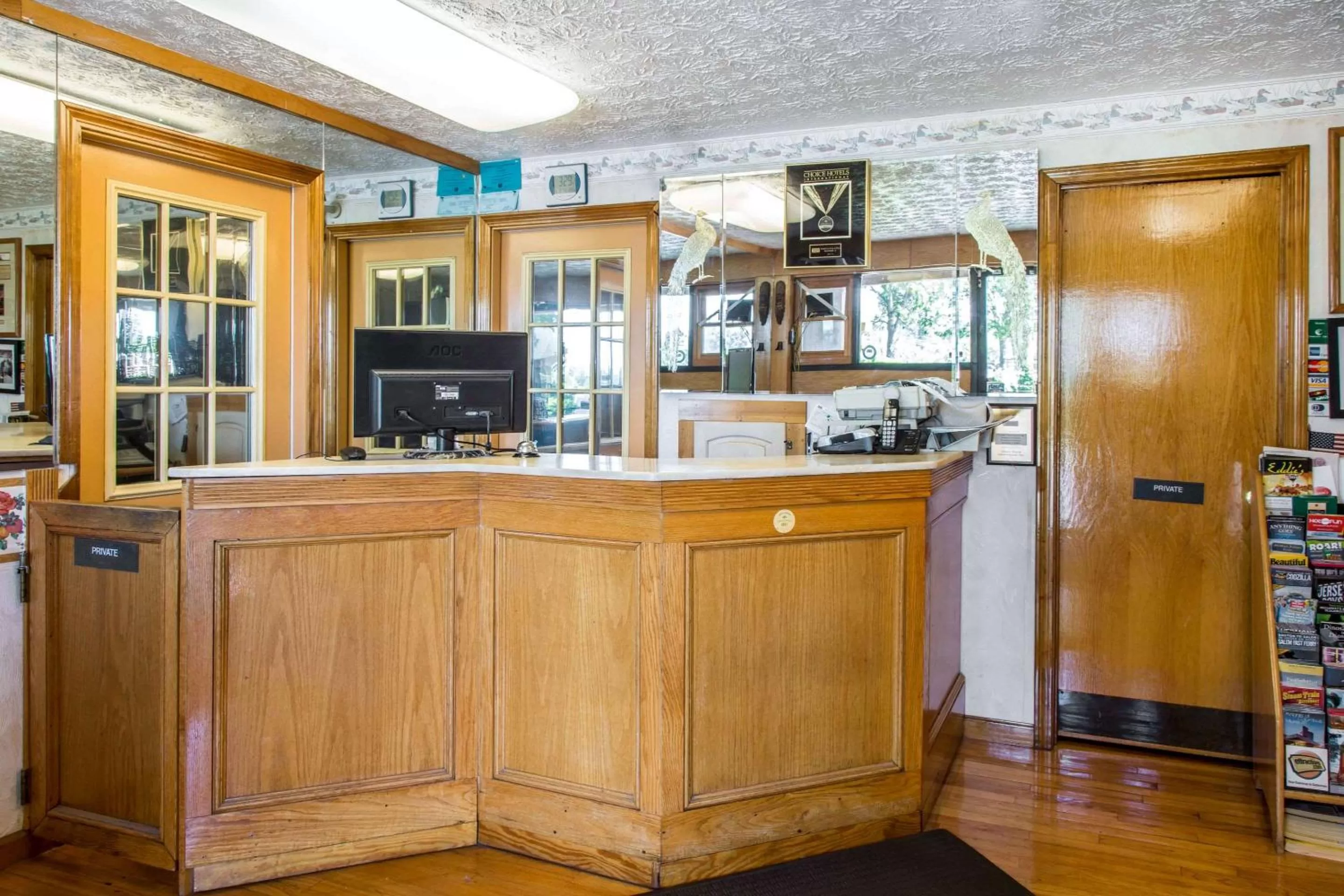 Lobby or reception in Rodeway Inn & Suites Branford - Guilford