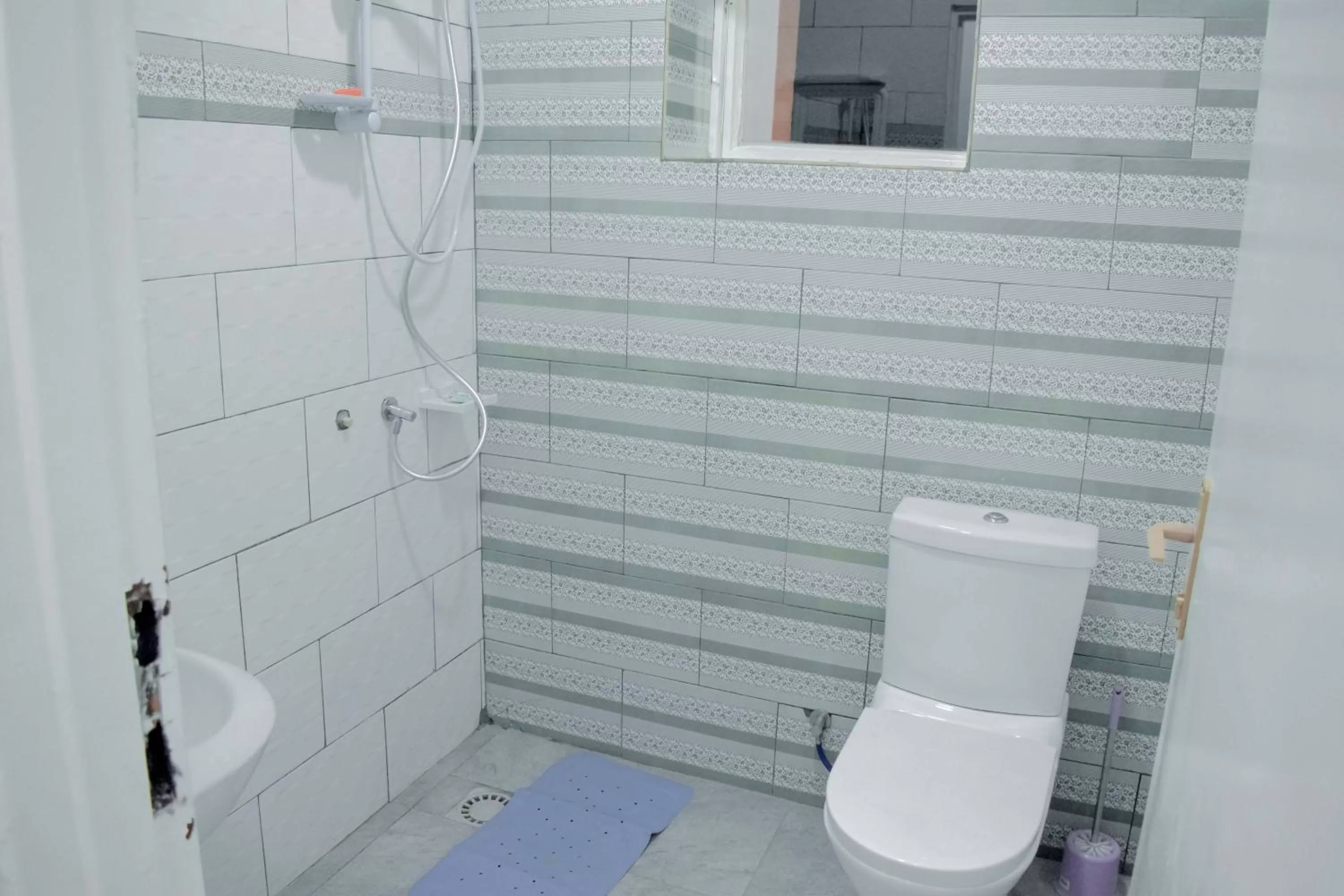 Shower, Bathroom in INZOZI AFRICA HOUSE B&B-Gishushu